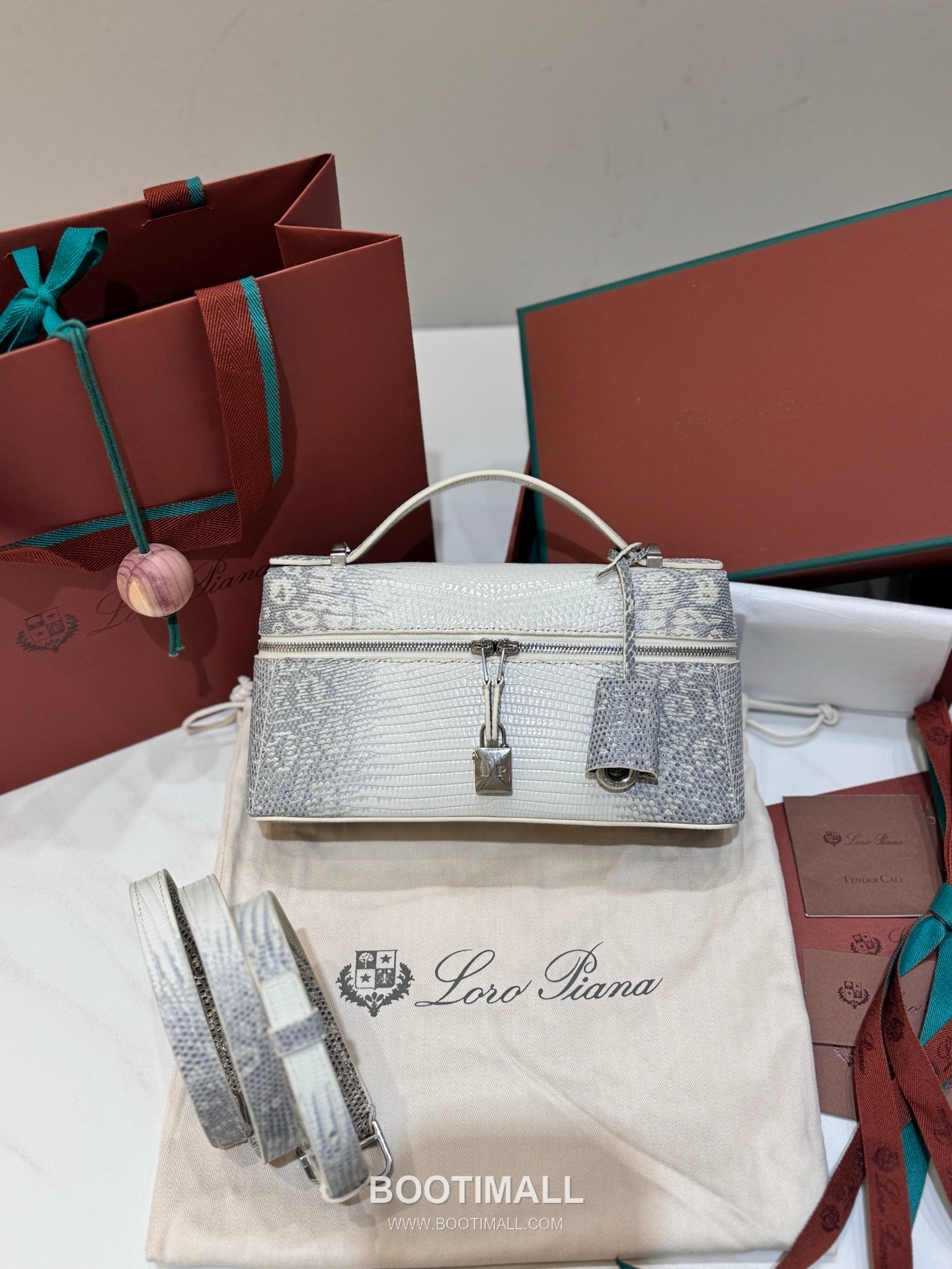 Loro Piana Extra Bag 23 Ostrich Embossed Calfskin Bag 로로피아나 엑스트라 백 23 오스트리치 엠보스 카프스킨 더블지퍼 숄더 크로스백 23cm 1