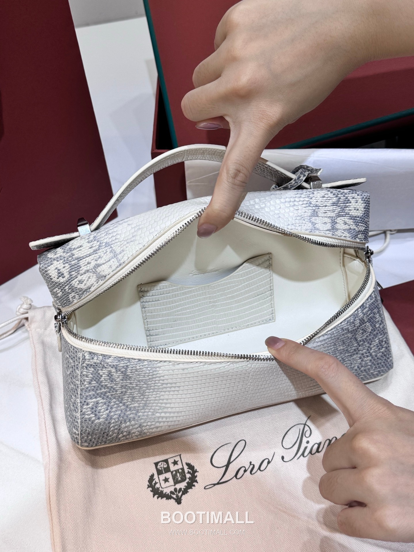 Loro Piana Extra Bag 23 Ostrich Embossed Calfskin Bag 로로피아나 엑스트라 백 23 오스트리치 엠보스 카프스킨 더블지퍼 숄더 크로스백 23cm 7