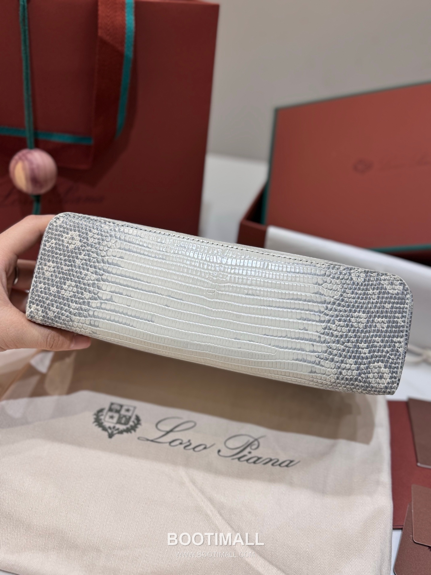 Loro Piana Extra Bag 23 Ostrich Embossed Calfskin Bag 로로피아나 엑스트라 백 23 오스트리치 엠보스 카프스킨 더블지퍼 숄더 크로스백 23cm 8