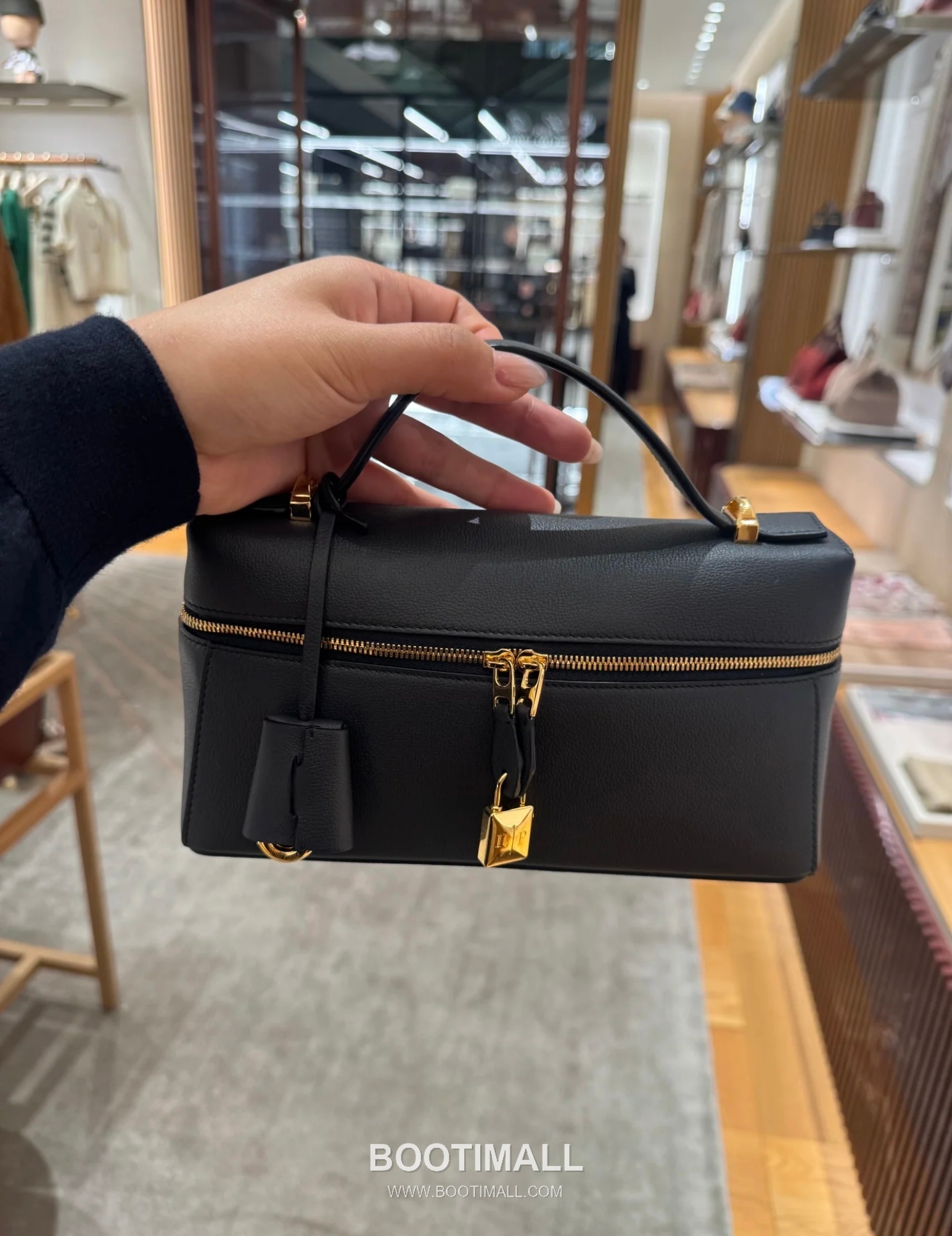Loro Piana Extra Bag 23 Saddle Leather Black Top Handle 로로피아나 엑스트라 백 23 새들 레더 블랙 탑핸들백 23cm 1