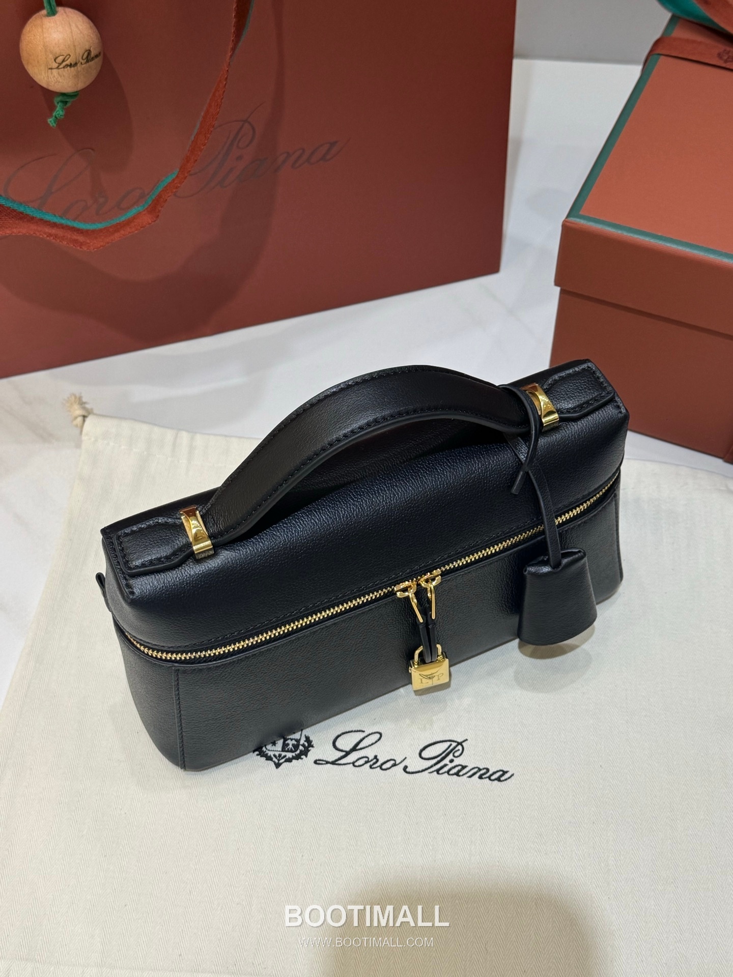 Loro Piana Extra Bag 23 Saddle Leather Black Top Handle 로로피아나 엑스트라 백 23 새들 레더 블랙 탑핸들백 23cm 8