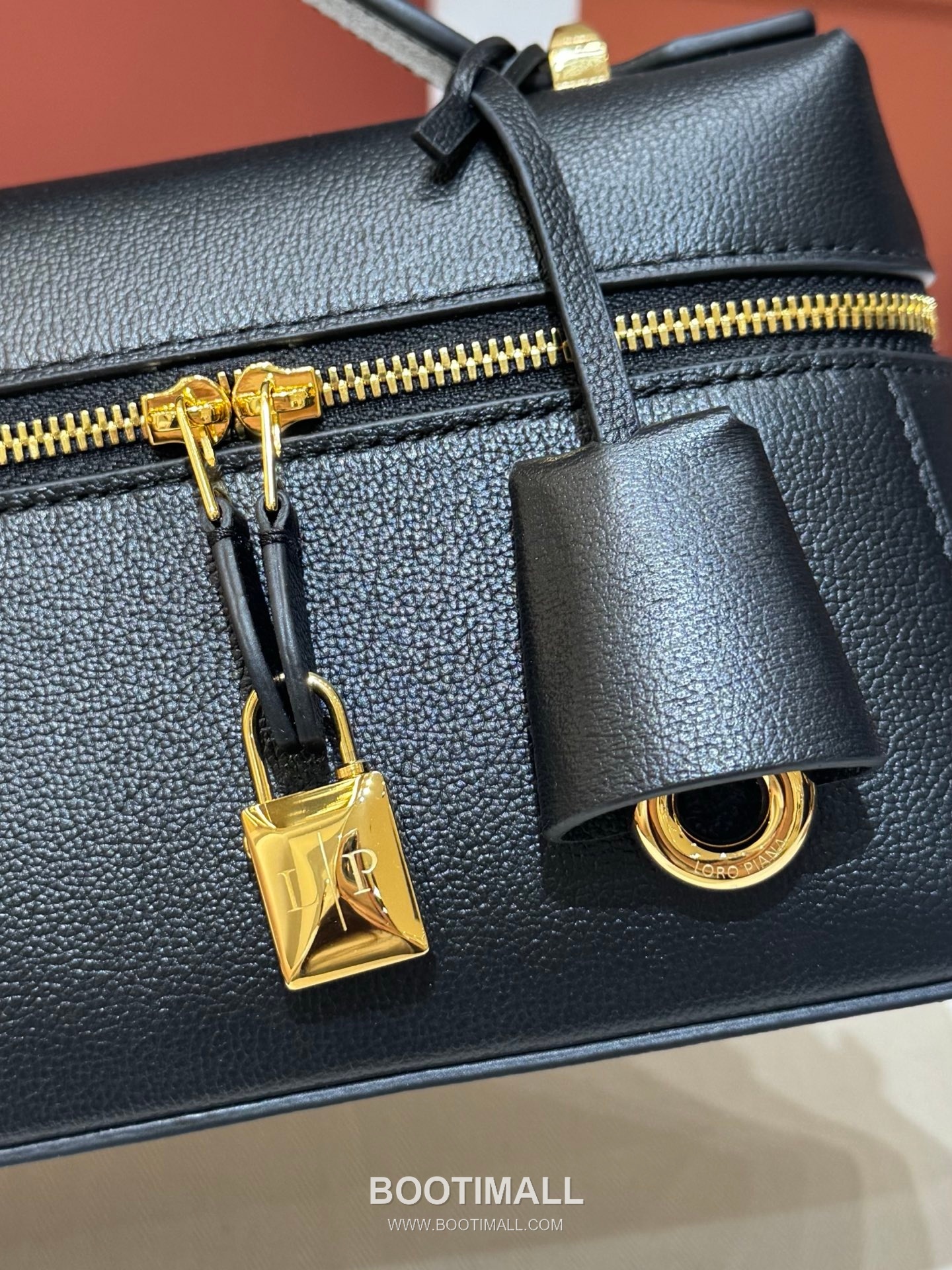 Loro Piana Extra Bag 23 Saddle Leather Black Top Handle 로로피아나 엑스트라 백 23 새들 레더 블랙 탑핸들백 23cm 10