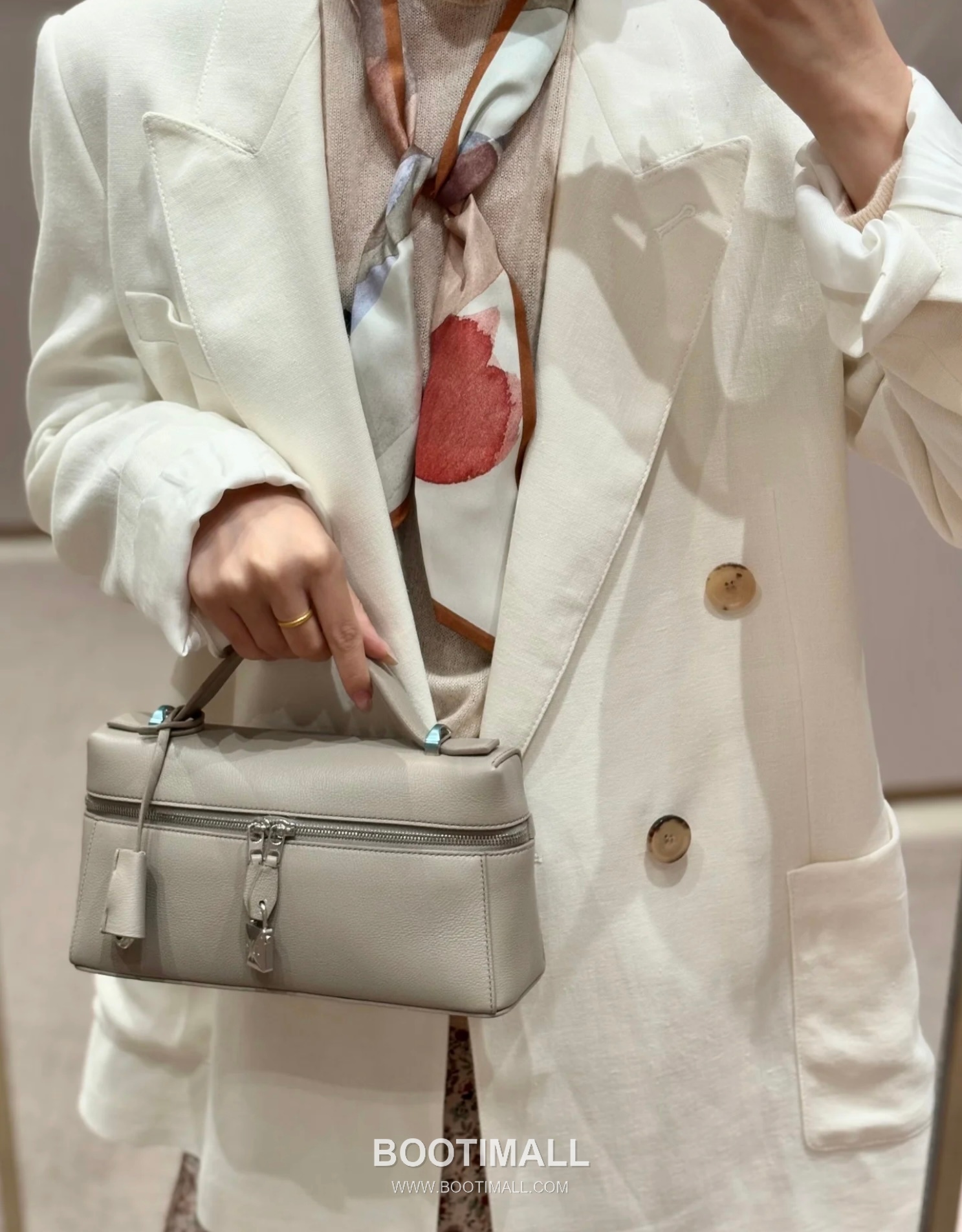 Loro Piana Extra Bag 23 Saddle Leather Warm Milky Beige Top Handle 로로피아나 엑스트라 백 23 새들 레더 웜 밀키 베이지 탑핸들백 23cm 4