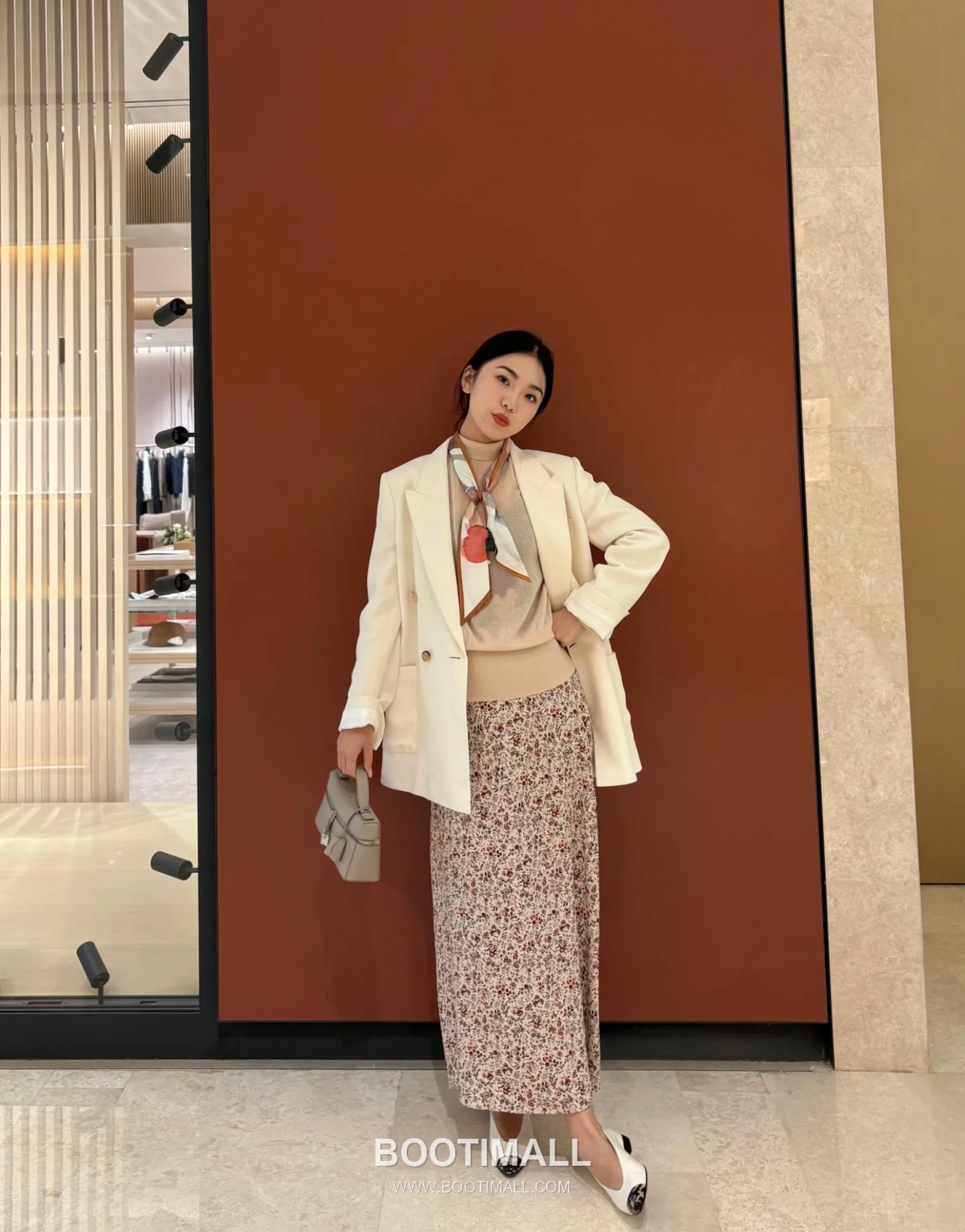 Loro Piana Extra Bag 23 Saddle Leather Warm Milky Beige Top Handle 로로피아나 엑스트라 백 23 새들 레더 웜 밀키 베이지 탑핸들백 23cm 6