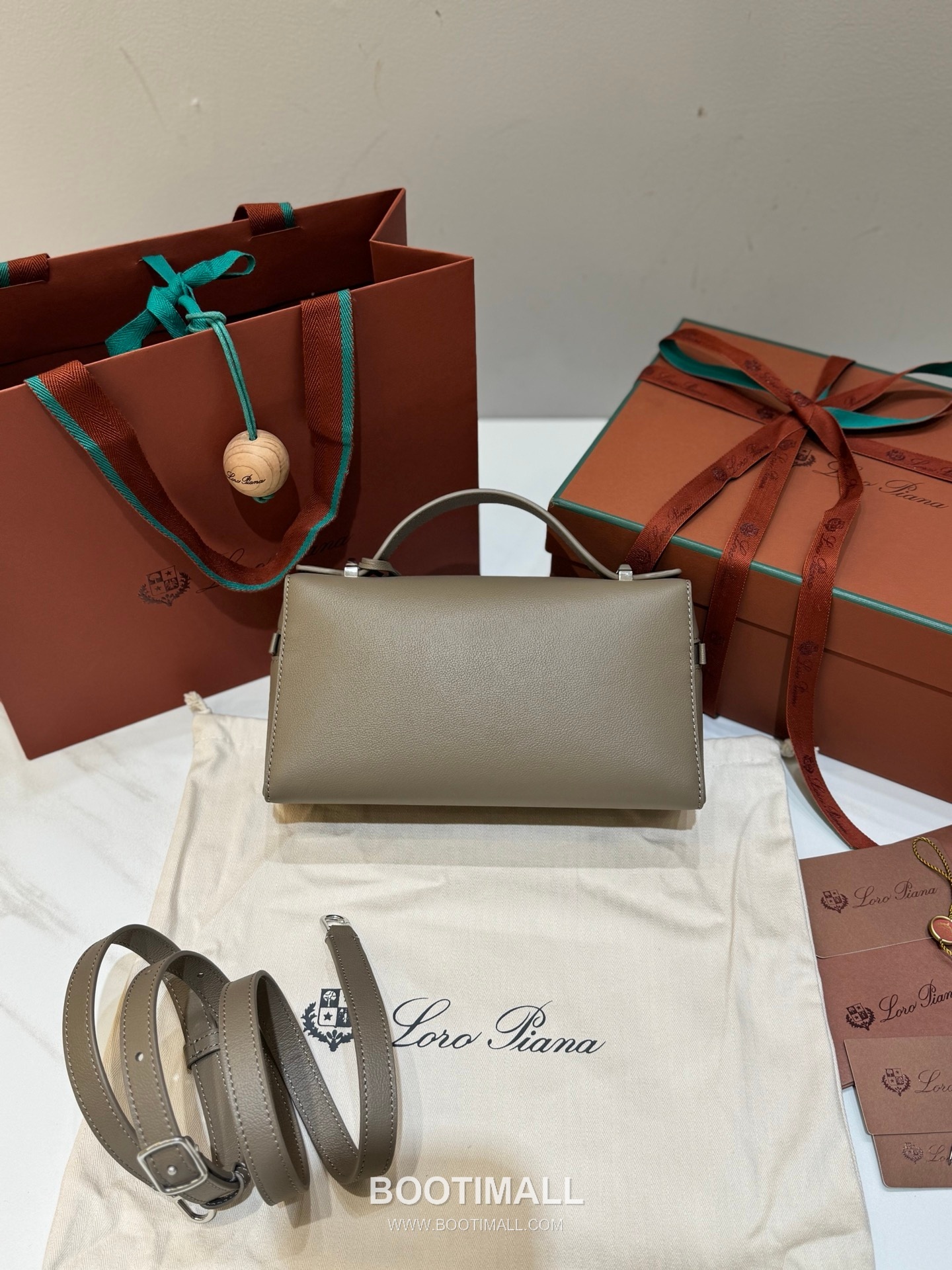 Loro Piana Extra Bag 23 Saddle Leather Warm Milky Beige Top Handle 로로피아나 엑스트라 백 23 새들 레더 웜 밀키 베이지 탑핸들백 23cm 11