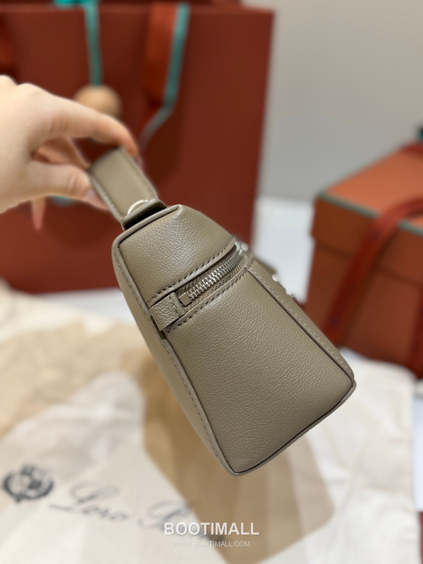 Loro Piana Extra Bag 23 Saddle Leather Warm Milky Beige Top Handle 로로피아나 엑스트라 백 23 새들 레더 웜 밀키 베이지 탑핸들백 23cm 13