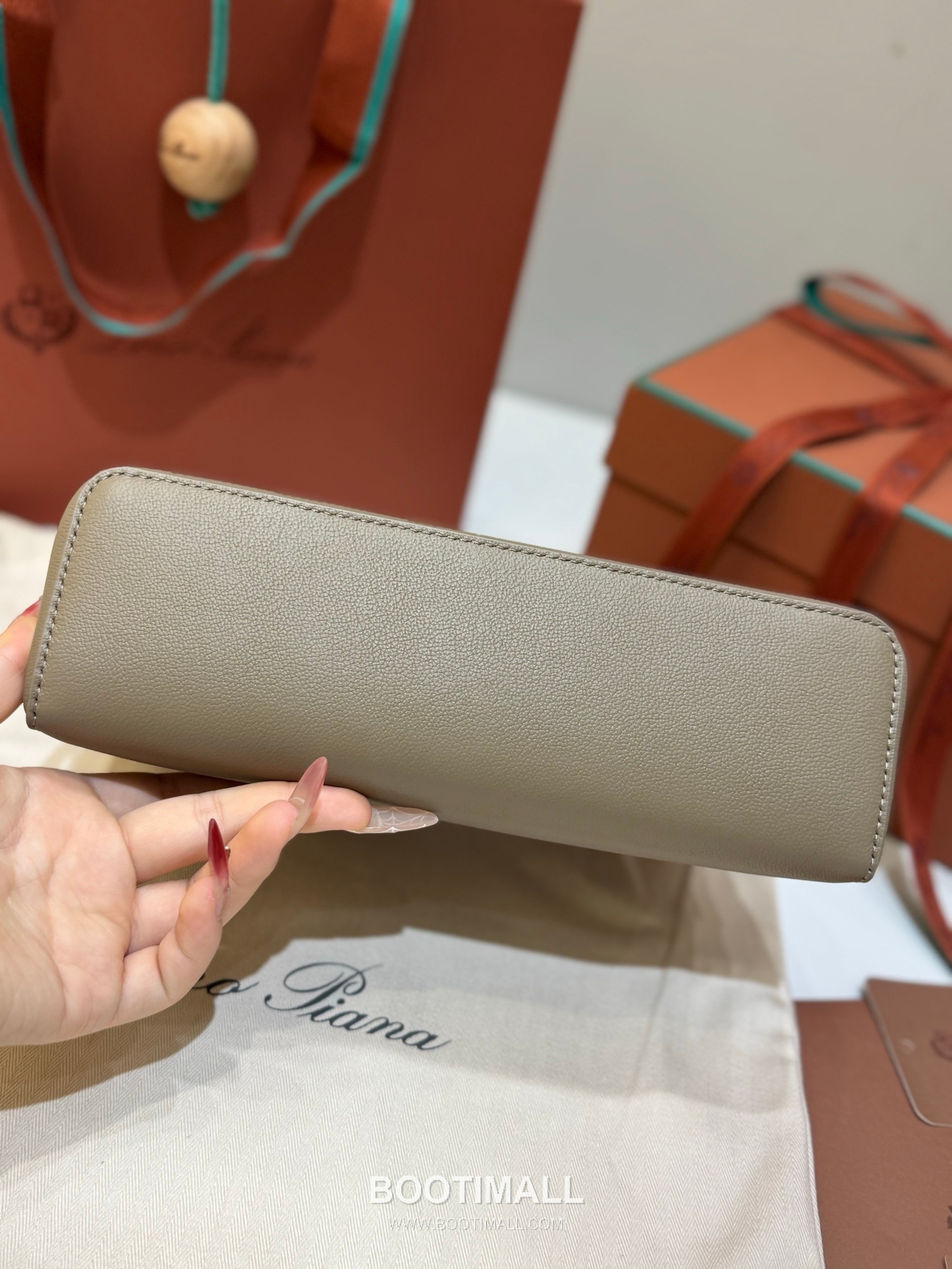 Loro Piana Extra Bag 23 Saddle Leather Warm Milky Beige Top Handle 로로피아나 엑스트라 백 23 새들 레더 웜 밀키 베이지 탑핸들백 23cm 17