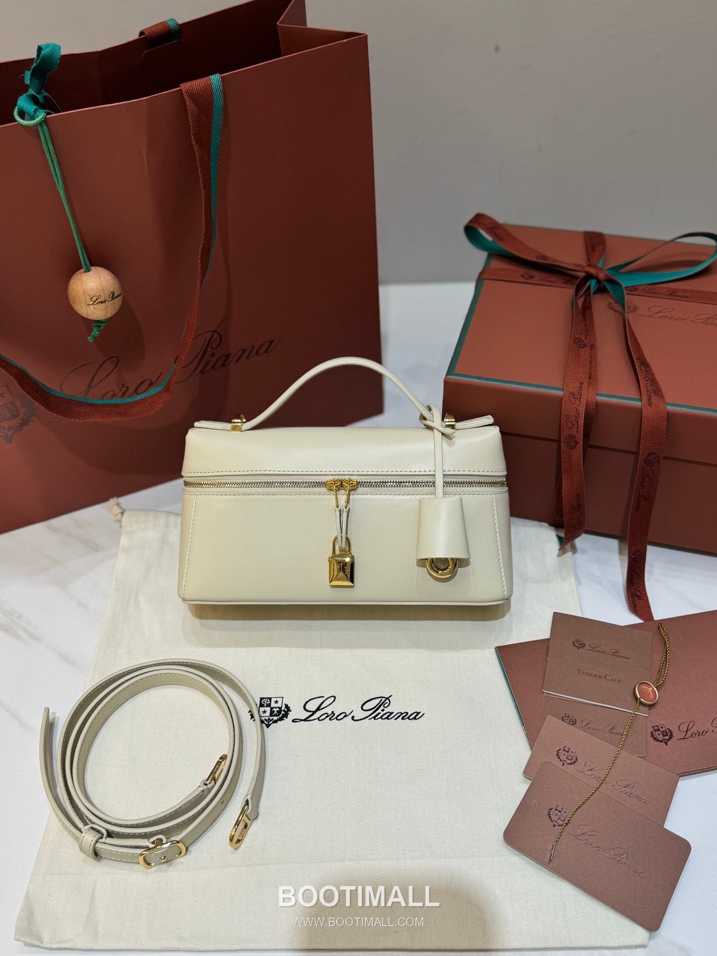 Loro Piana Extra Bag 23 Saddle Leather White Top Handle 로로피아나 엑스트라 백 23 새들 레더 화이트 탑핸들백 23cm 6