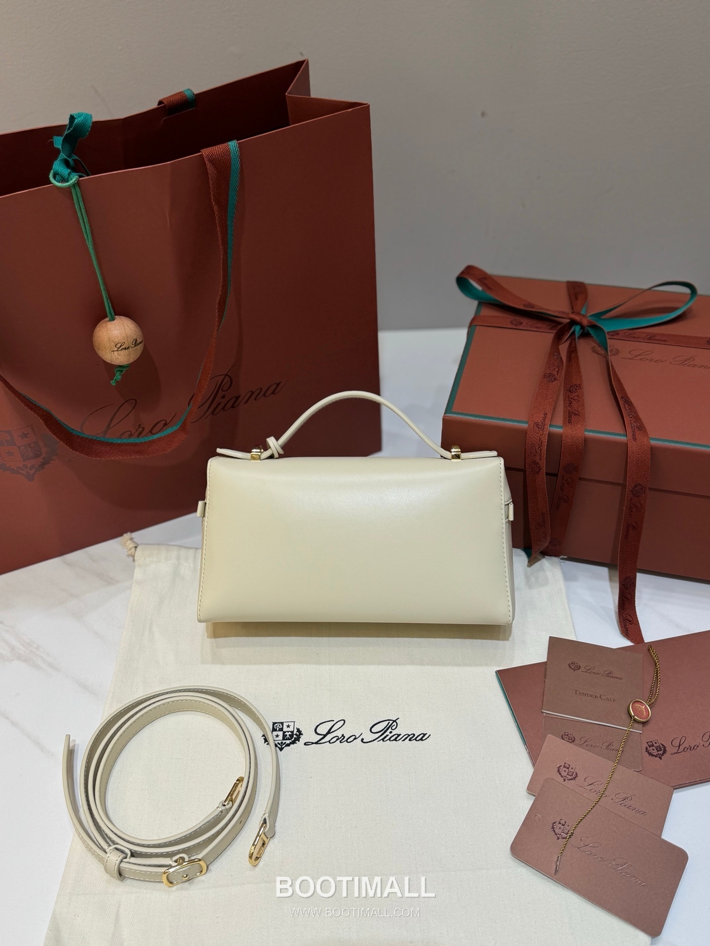 Loro Piana Extra Bag 23 Saddle Leather White Top Handle 로로피아나 엑스트라 백 23 새들 레더 화이트 탑핸들백 23cm 7