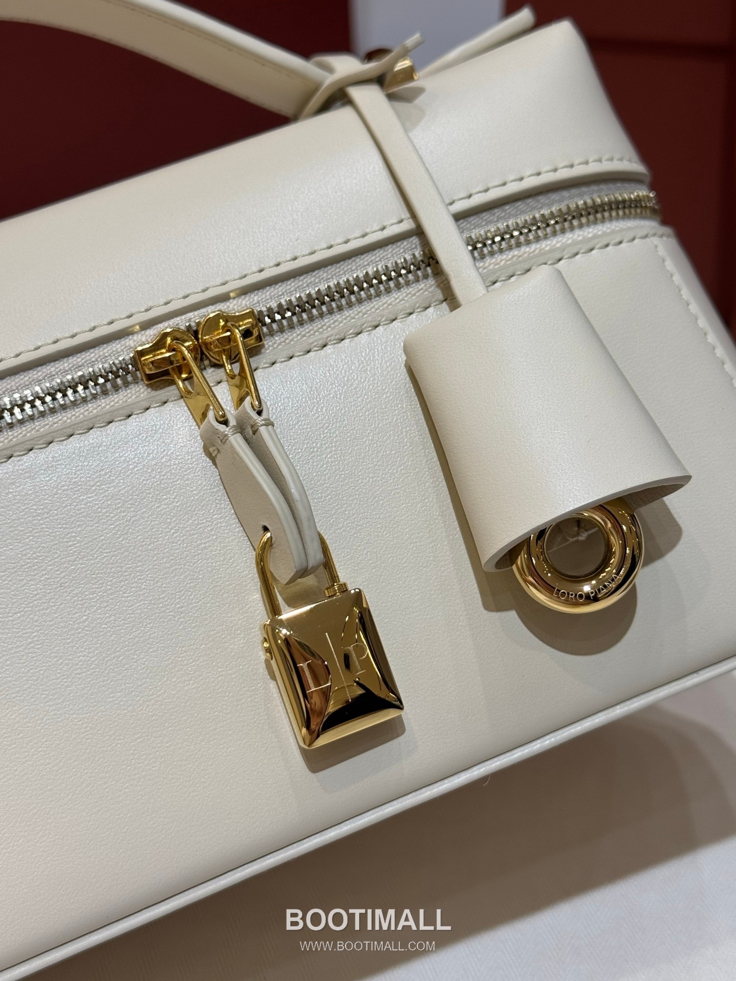 Loro Piana Extra Bag 23 Saddle Leather White Top Handle 로로피아나 엑스트라 백 23 새들 레더 화이트 탑핸들백 23cm 10