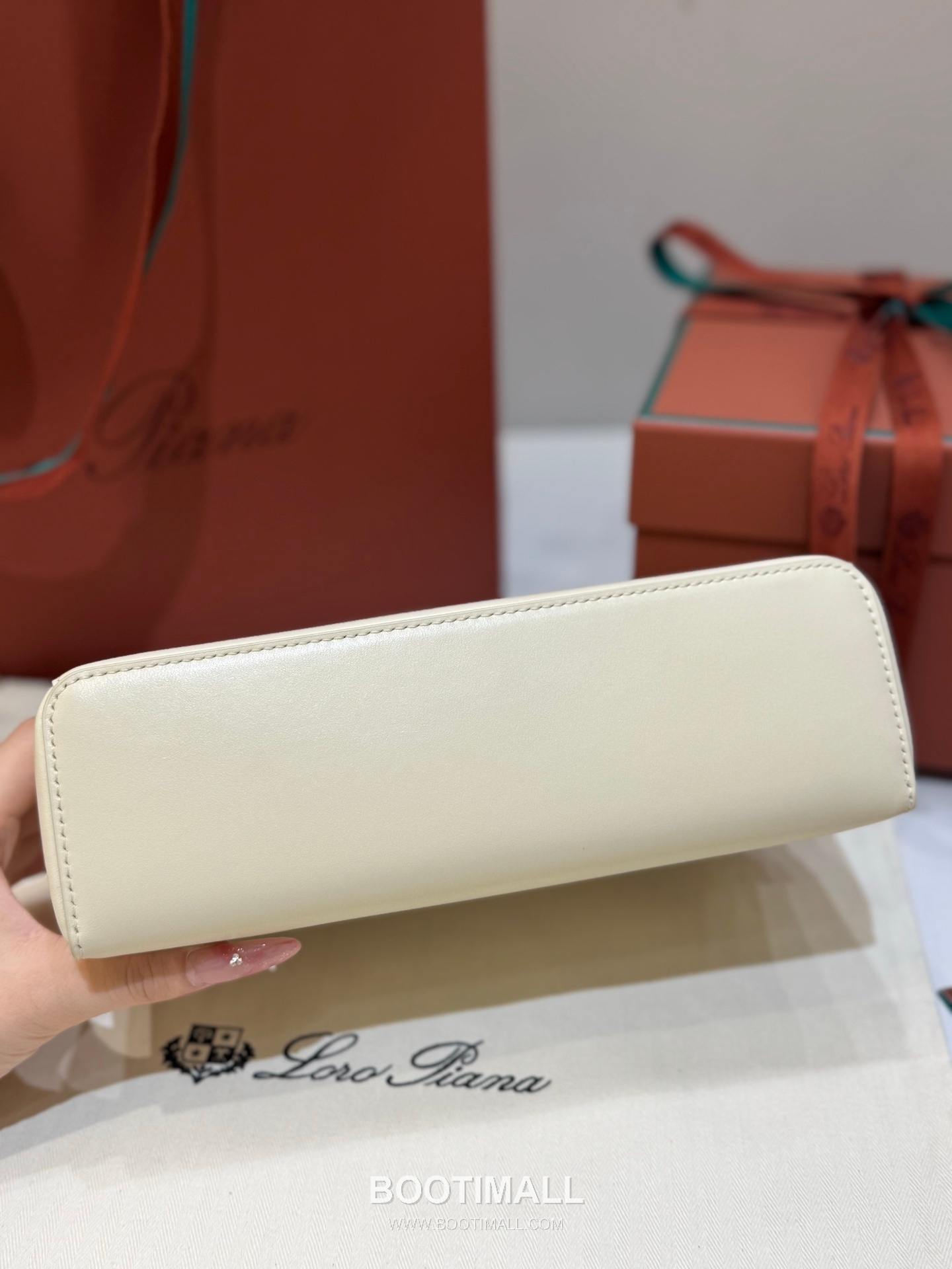 Loro Piana Extra Bag 23 Saddle Leather White Top Handle 로로피아나 엑스트라 백 23 새들 레더 화이트 탑핸들백 23cm 11