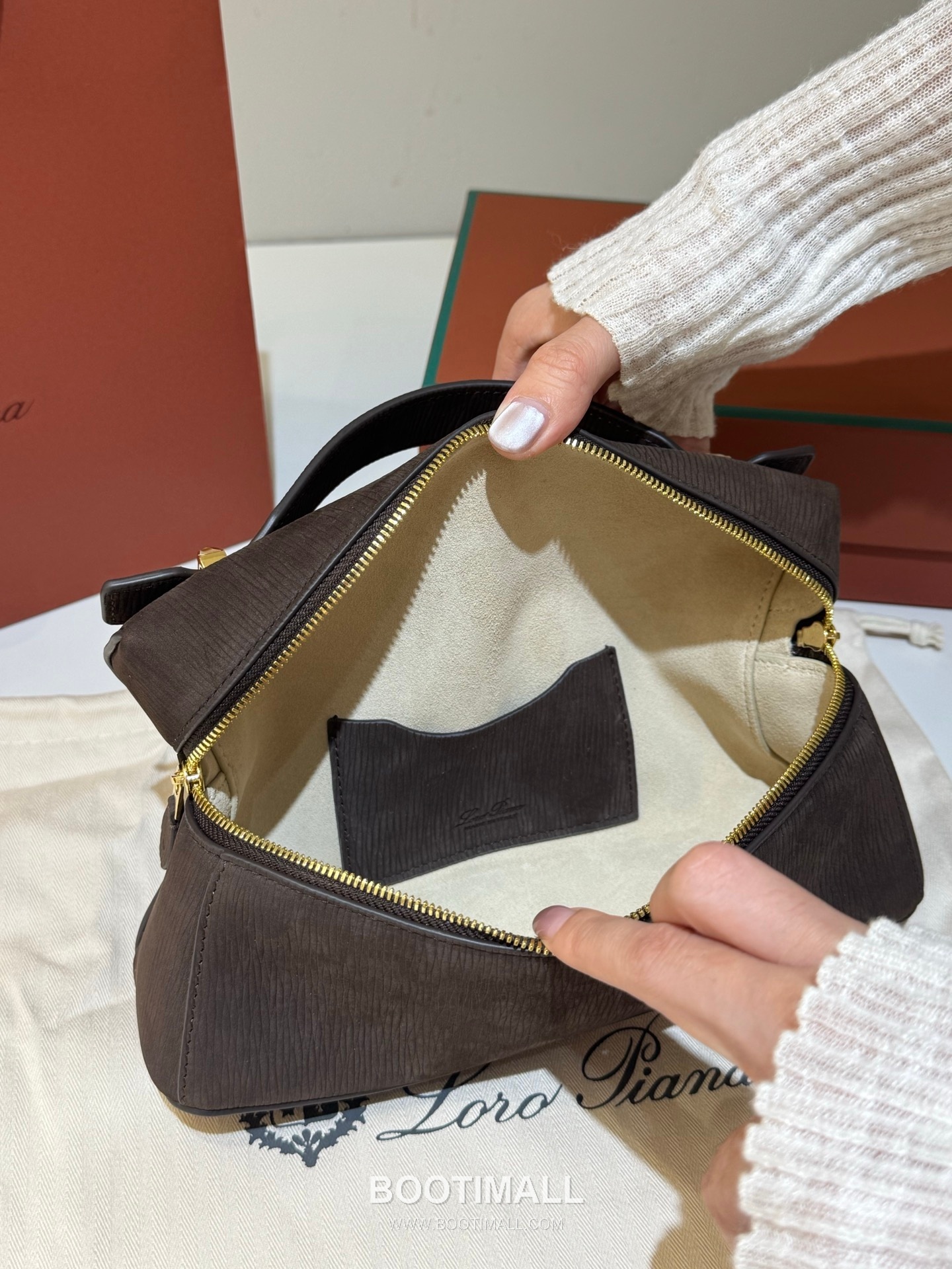 Loro Piana Extra Bag 23 Saddle Leather Dark Brown Top Handle 로로피아나 엑스트라 백 23 새들 레더 다크 브라운 탑핸들백 23cm 12