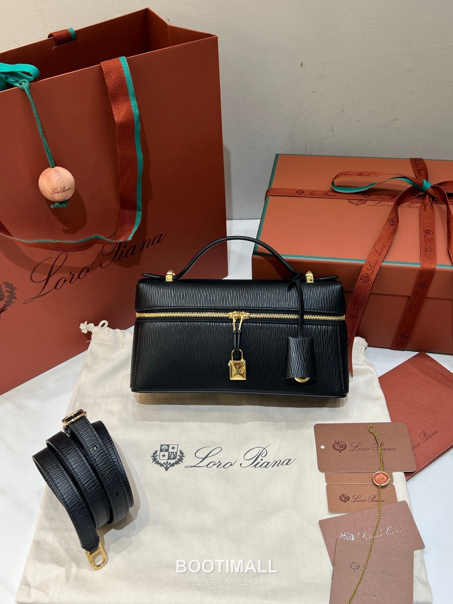 Loro Piana Extra Bag 23 Saddle Leather Black Top Handle 로로피아나 엑스트라 백 23 새들 레더 블랙 탑핸들백 23cm 10