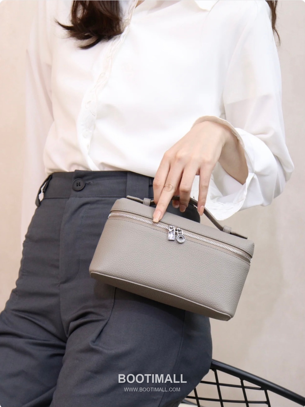 Loro Piana Extra Pocket L19 Woven Calfskin Bag 로로피아나 엑스트라 포켓 L19 위빙 카프스킨 탑핸들 크로스백 19cm 2