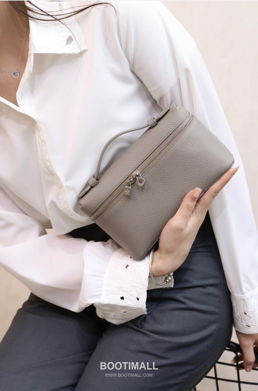 Loro Piana Extra Pocket L19 Woven Calfskin Bag 로로피아나 엑스트라 포켓 L19 위빙 카프스킨 탑핸들 크로스백 19cm 3