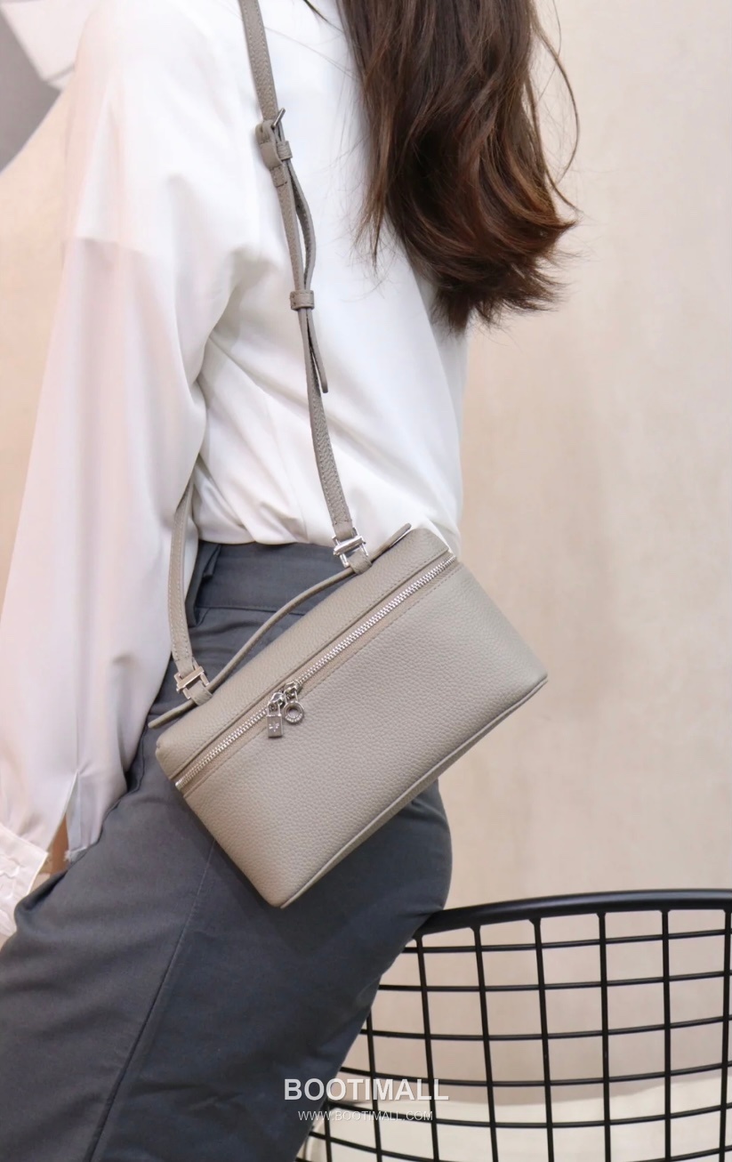 Loro Piana Extra Pocket L19 Woven Calfskin Bag 로로피아나 엑스트라 포켓 L19 위빙 카프스킨 탑핸들 크로스백 19cm 9