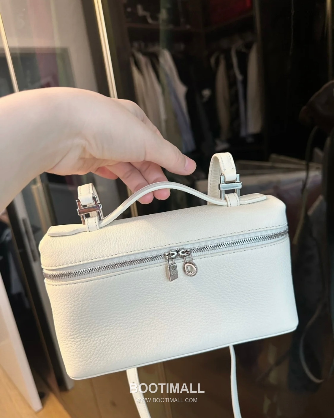 Loro Piana Extra Pocket L19 Calfskin Bag 로로피아나 엑스트라 포켓 L19 카프스킨 탑핸들 크로스백 19cm 4