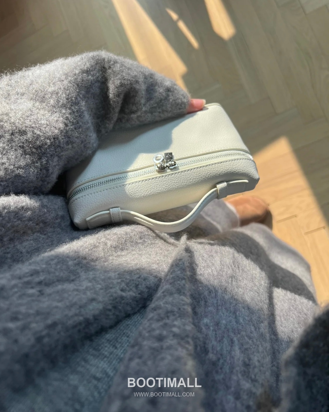 Loro Piana Extra Pocket L19 Calfskin Bag 로로피아나 엑스트라 포켓 L19 카프스킨 탑핸들 크로스백 19cm 7