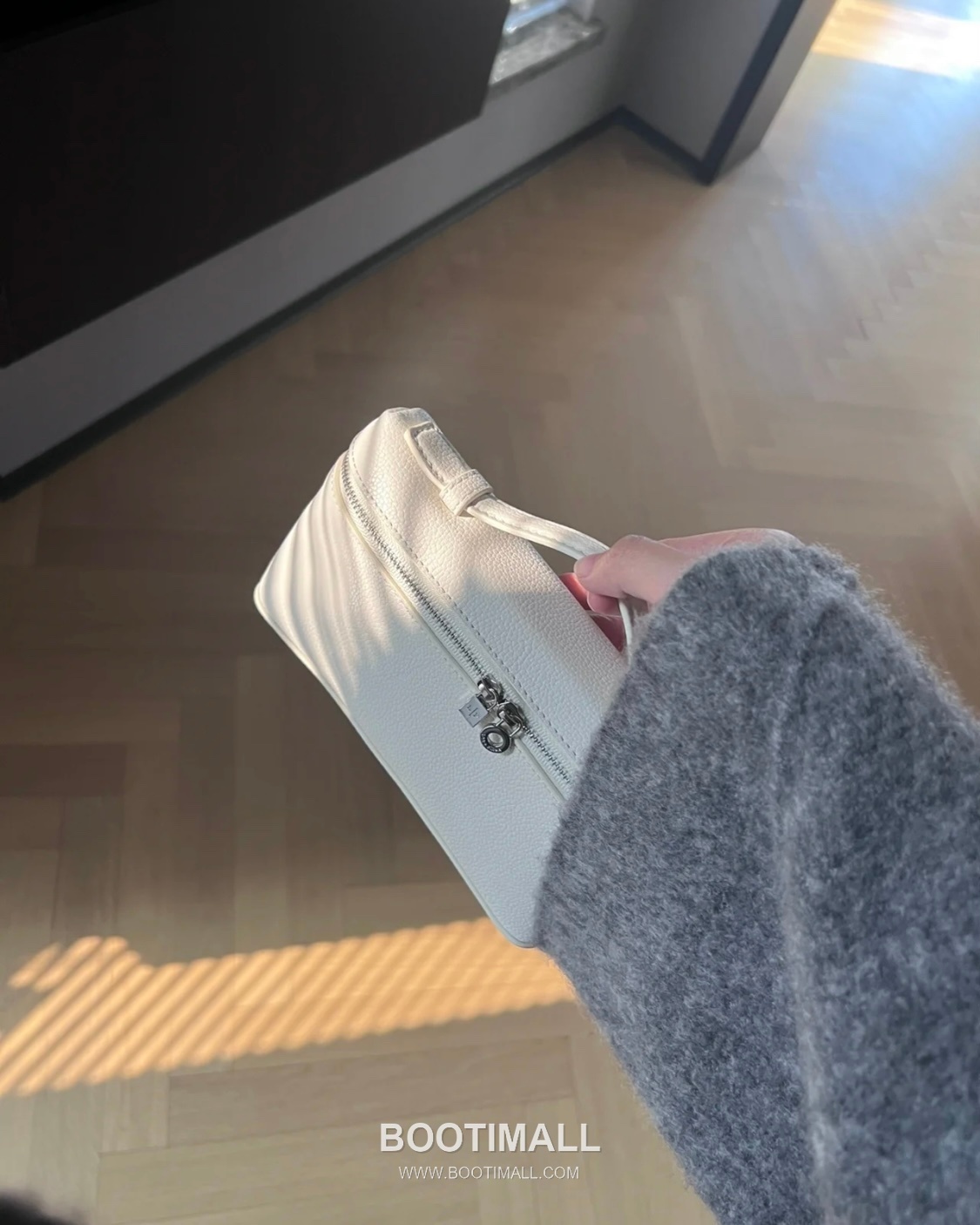 Loro Piana Extra Pocket L19 Calfskin Bag 로로피아나 엑스트라 포켓 L19 카프스킨 탑핸들 크로스백 19cm 8