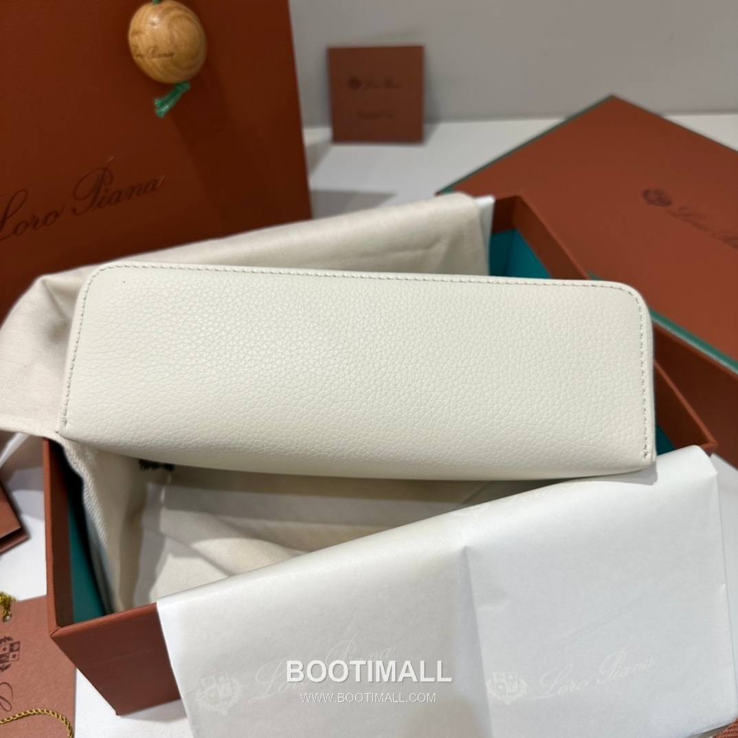 Loro Piana Extra Pocket L19 Calfskin Bag 로로피아나 엑스트라 포켓 L19 카프스킨 탑핸들 크로스백 19cm 18