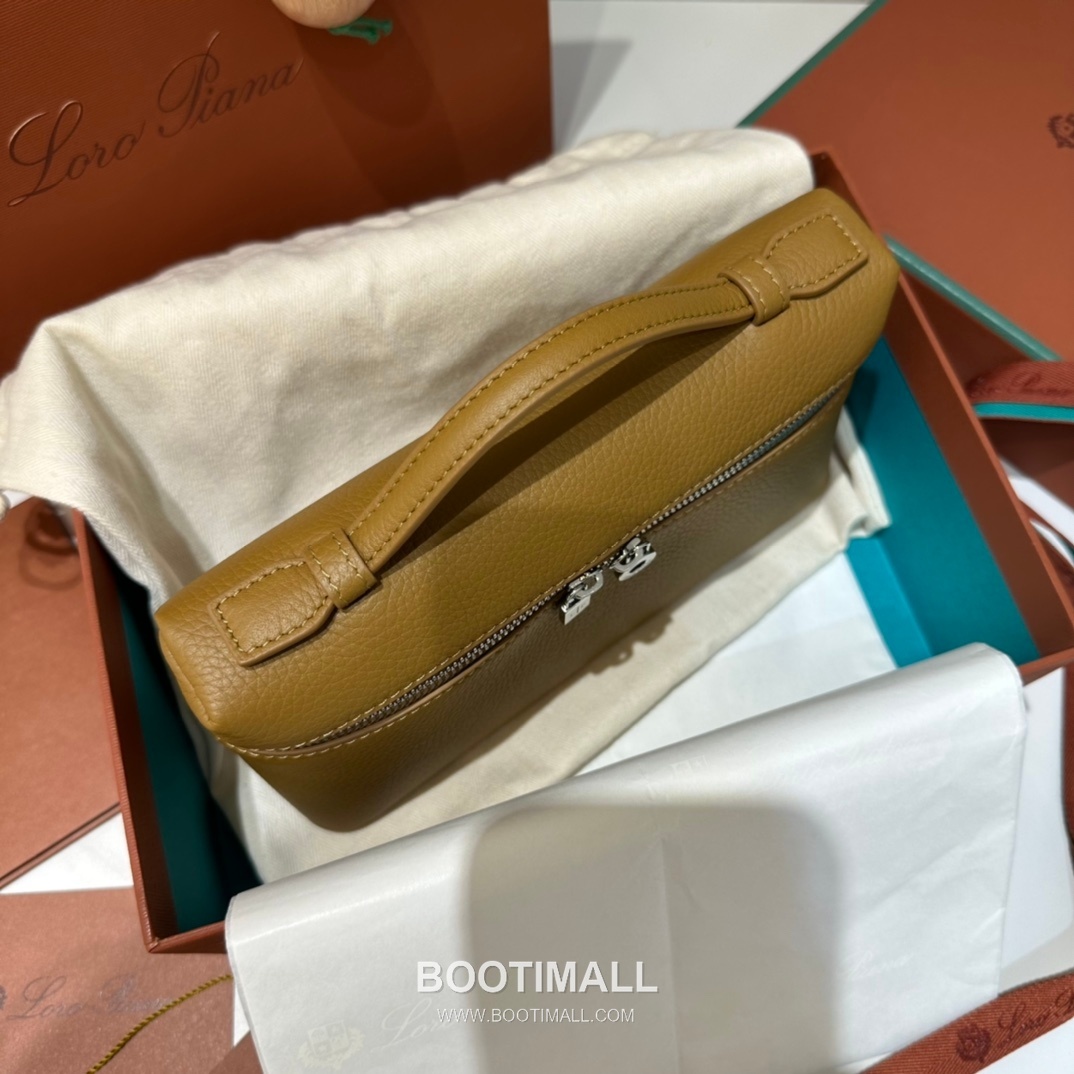 Loro Piana Extra Pocket L19 Woven Calfskin Bag 로로피아나 엑스트라 포켓 L19 위빙 카프스킨 탑핸들 크로스백 19cm 4