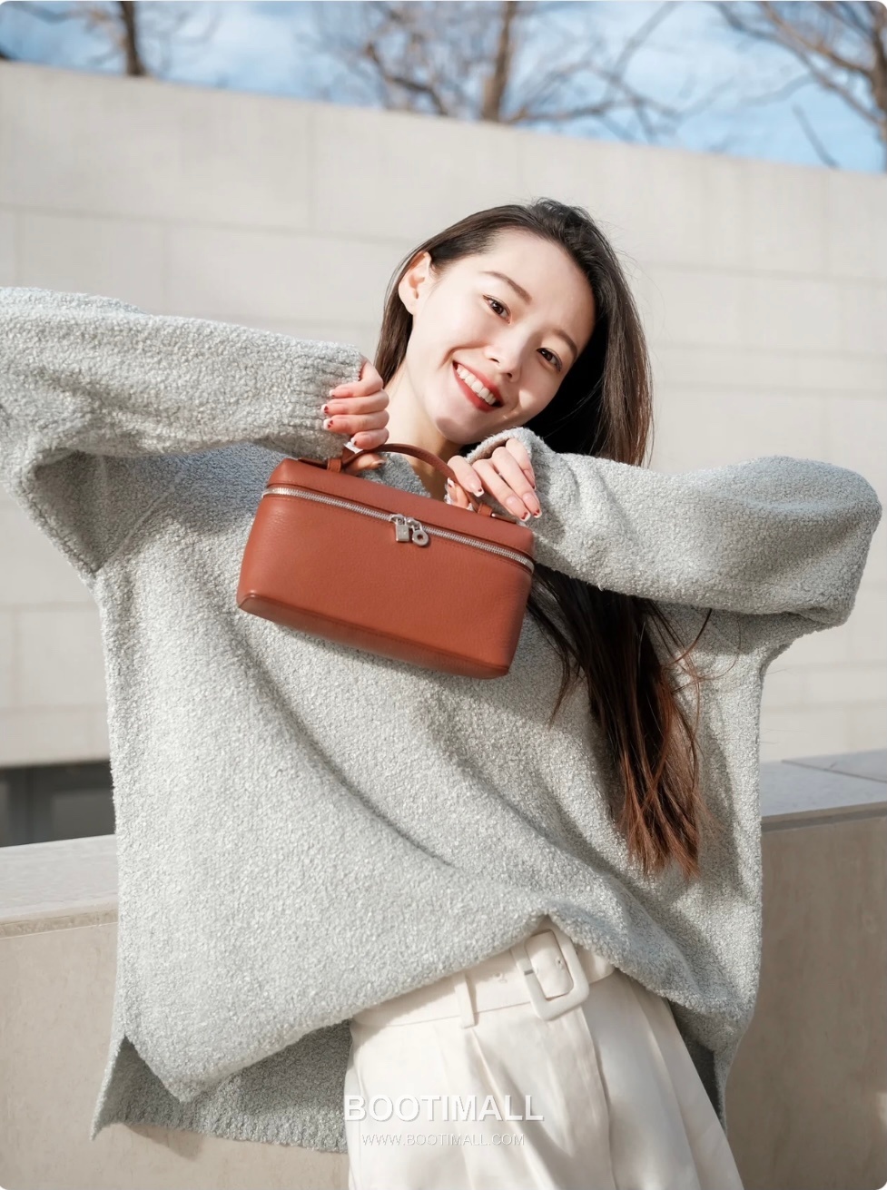 Loro Piana Extra Pocket L19 Calfskin Bag 로로피아나 엑스트라 포켓 L19 카프스킨 탑핸들 크로스백 19cm 4