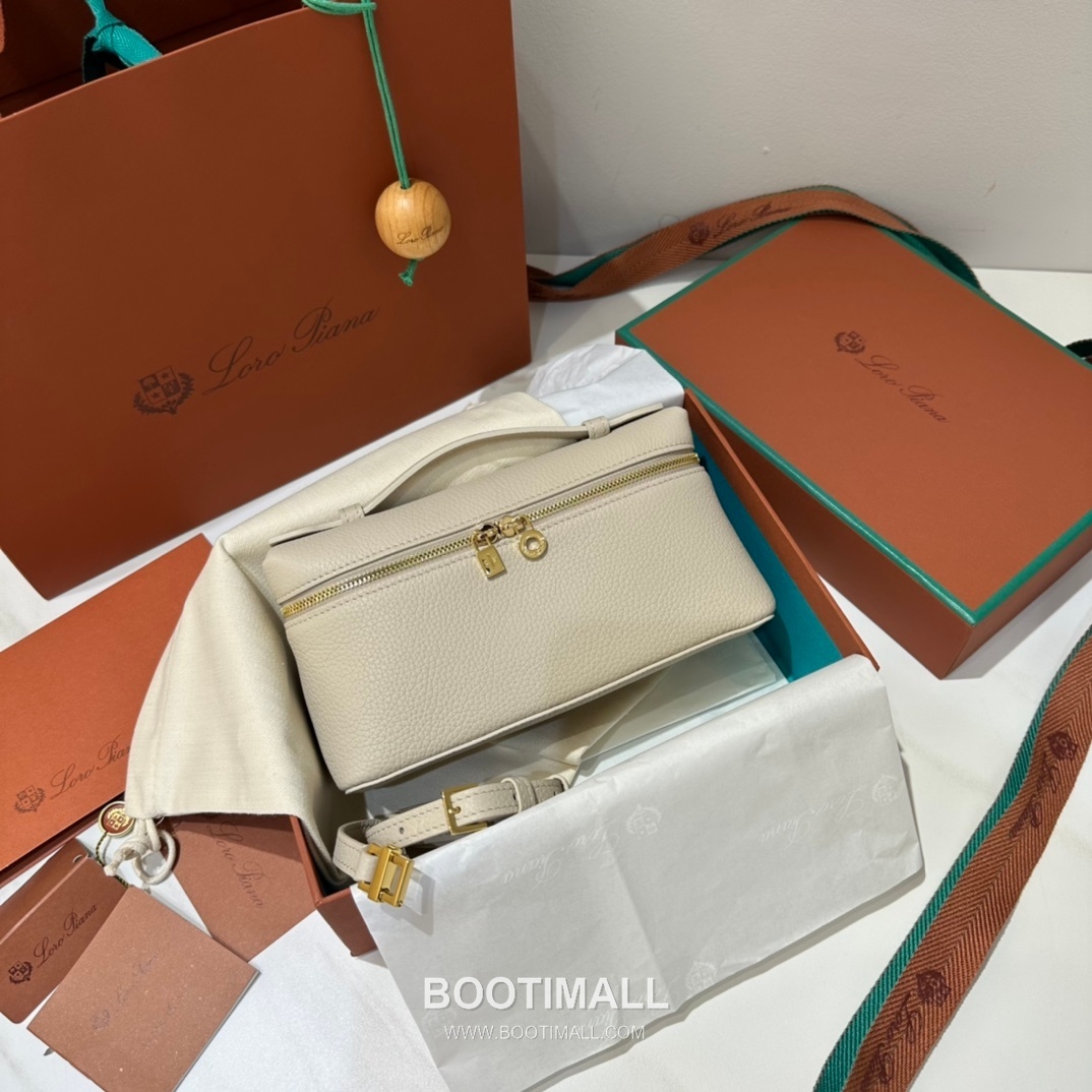 Loro Piana Extra Pocket L19 Woven Calfskin Bag 로로피아나 엑스트라 포켓 L19 위빙 카프스킨 탑핸들 크로스백 19cm 1