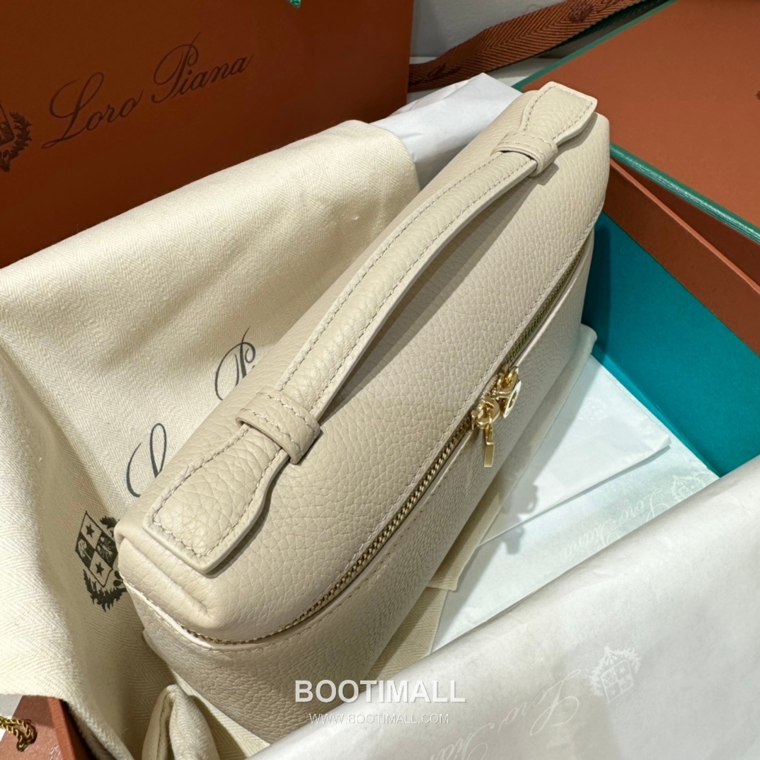 Loro Piana Extra Pocket L19 Woven Calfskin Bag 로로피아나 엑스트라 포켓 L19 위빙 카프스킨 탑핸들 크로스백 19cm 4