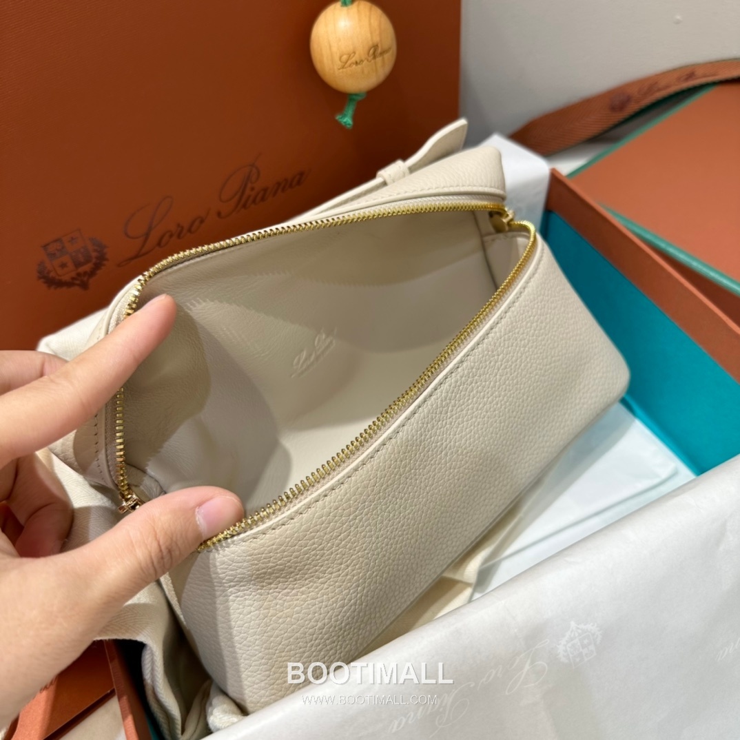 Loro Piana Extra Pocket L19 Woven Calfskin Bag 로로피아나 엑스트라 포켓 L19 위빙 카프스킨 탑핸들 크로스백 19cm 7