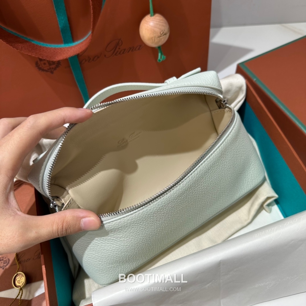 Loro Piana Extra Pocket L19 Calfskin Bag 로로피아나 엑스트라 포켓 L19 카프스킨 탑핸들 크로스백 19cm 9