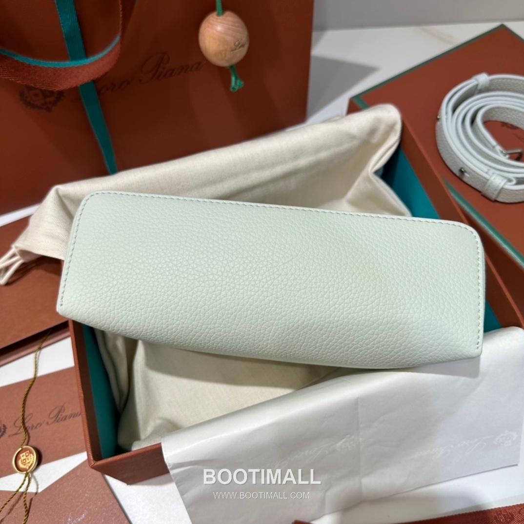 Loro Piana Extra Pocket L19 Calfskin Bag 로로피아나 엑스트라 포켓 L19 카프스킨 탑핸들 크로스백 19cm 11