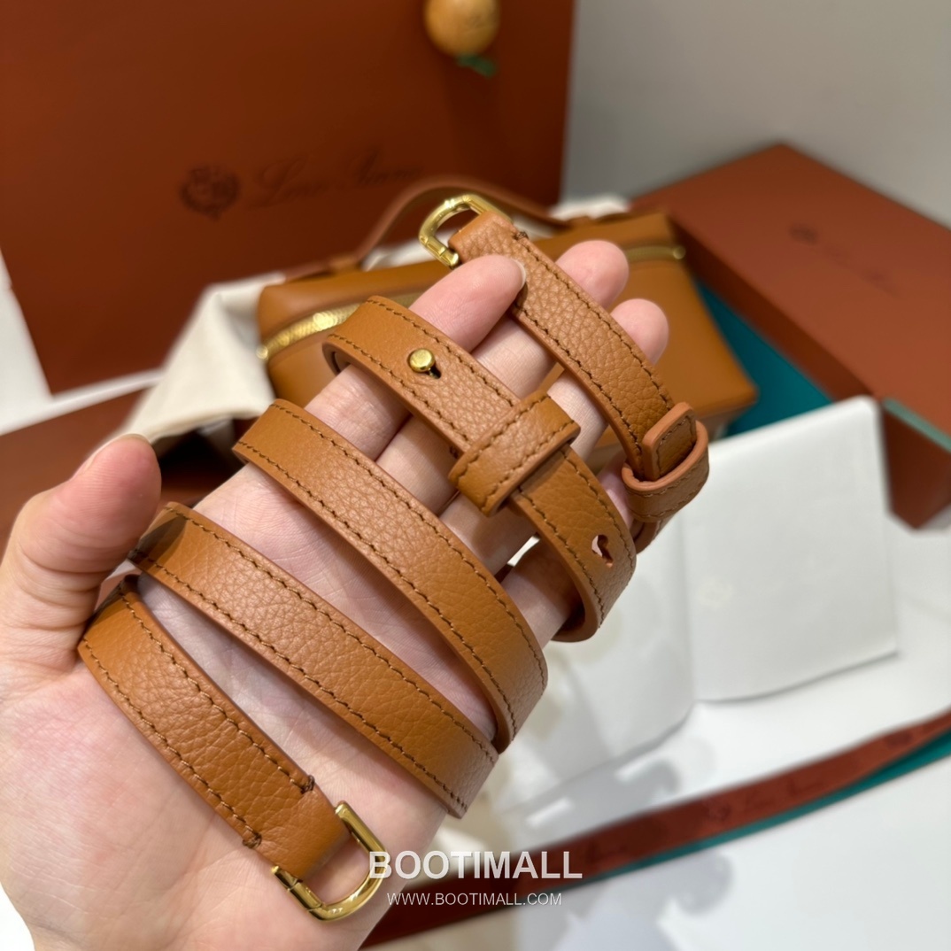 Loro Piana Extra Pocket L19 Woven Calfskin Bag 로로피아나 엑스트라 포켓 L19 위빙 카프스킨 탑핸들 크로스백 19cm 16