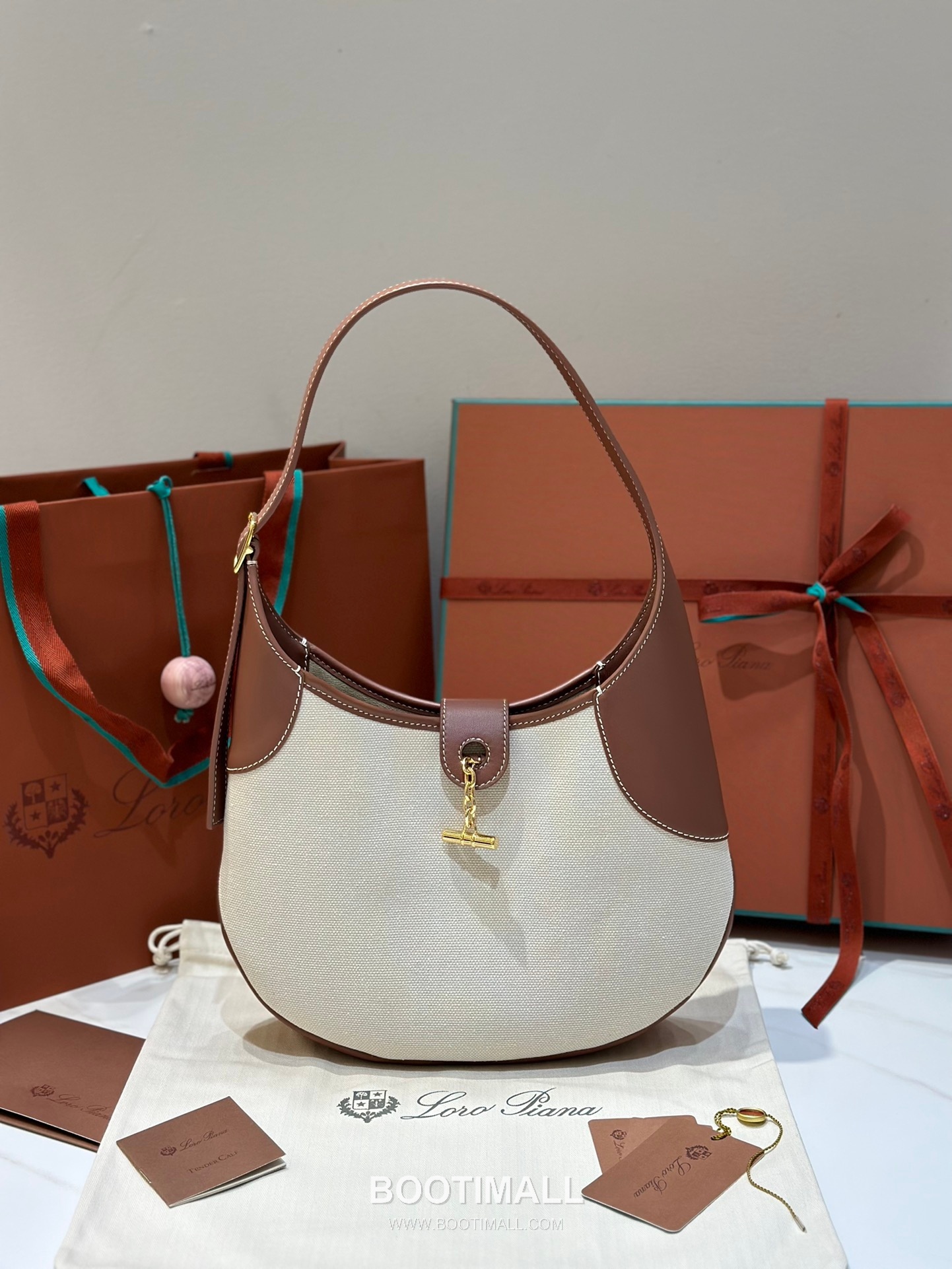 Loro Piana Bobbin Canvas Shoulder Bag 로로피아나 보빈 캔버스 숄더백 32cm 1