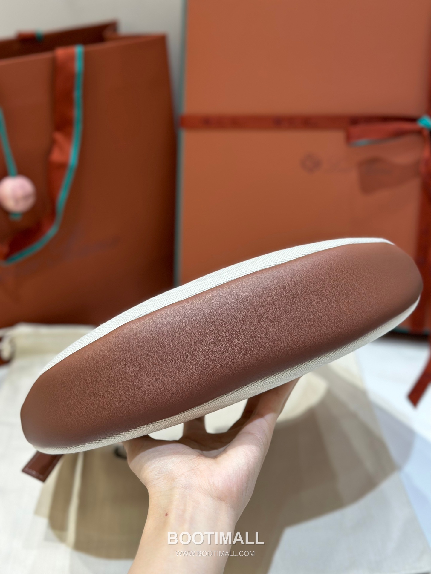 Loro Piana Bobbin Canvas Shoulder Bag 로로피아나 보빈 캔버스 숄더백 32cm 8