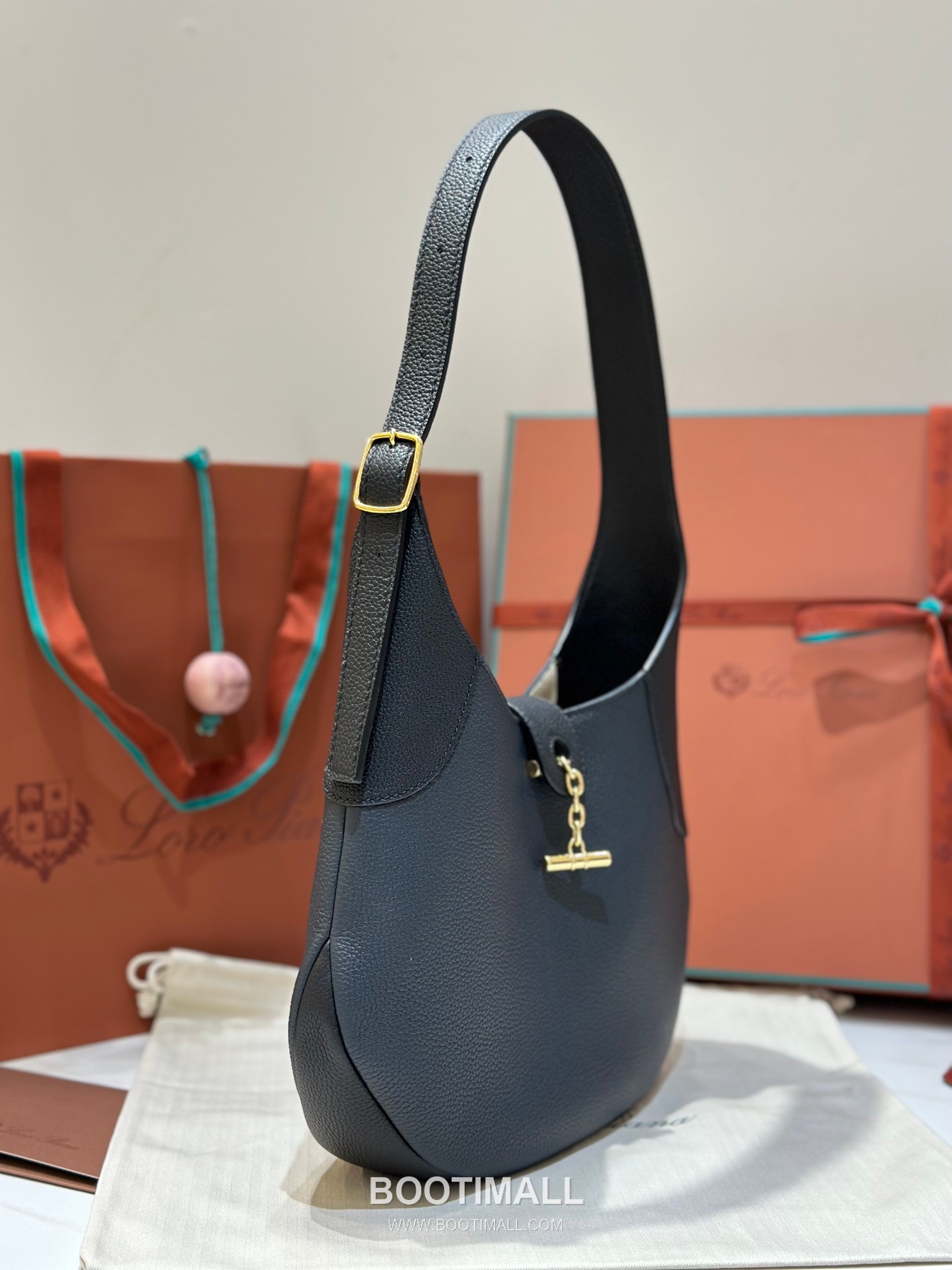 Loro Piana Bobbin Canvas Shoulder Bag 로로피아나 보빈 캔버스 숄더백 32cm 3