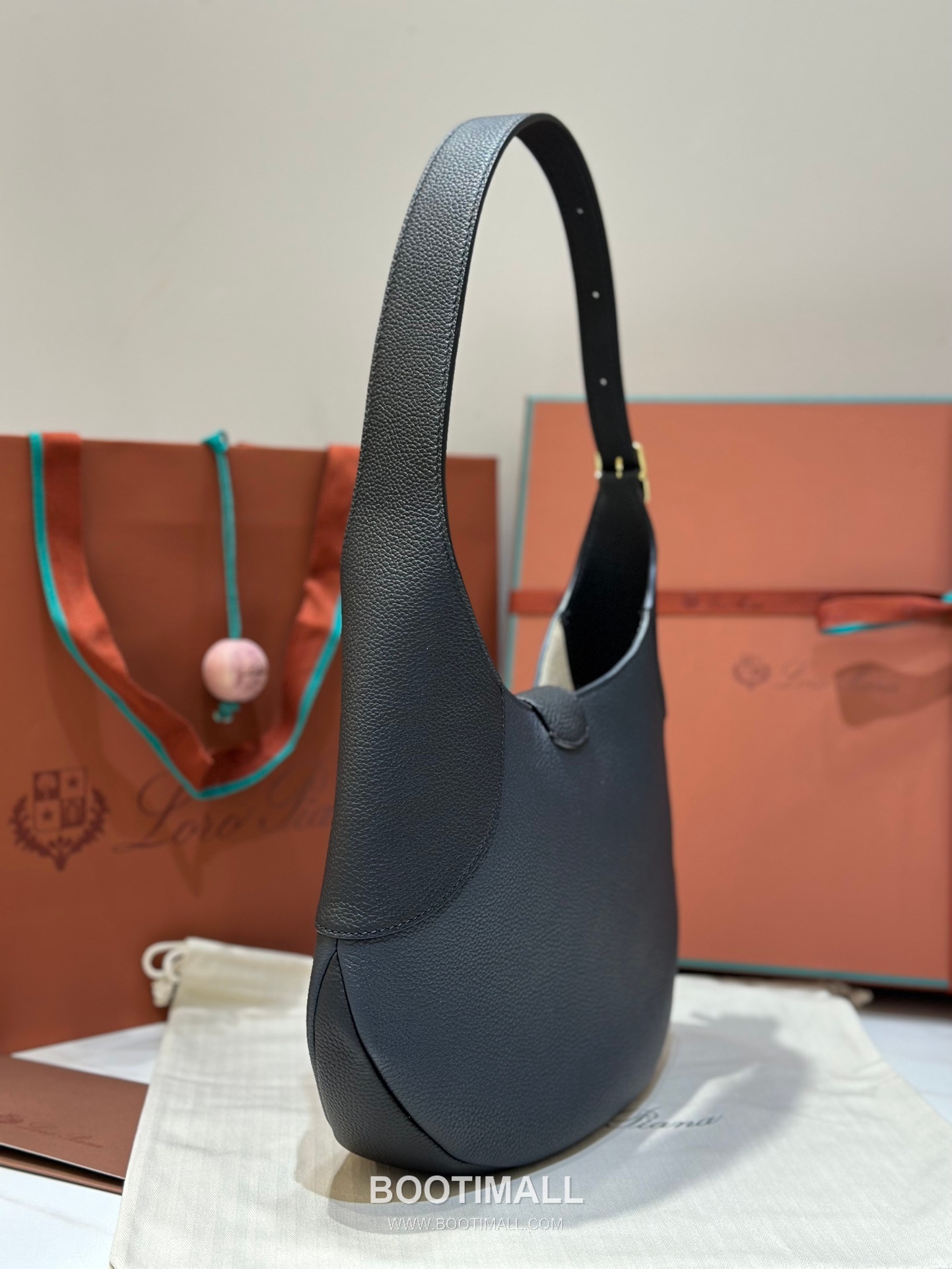 Loro Piana Bobbin Canvas Shoulder Bag 로로피아나 보빈 캔버스 숄더백 32cm 4