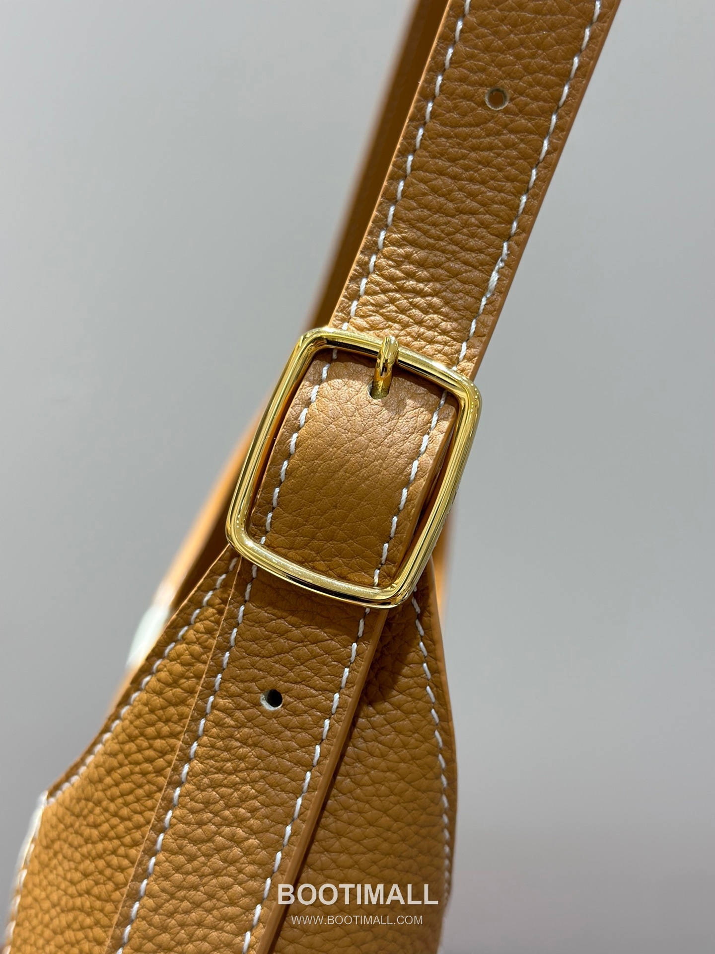 Loro Piana Bobbin Bamboo-Buckle Calfskin White Shoulder Bag 로로피아나 보빈 뱀부 버클 카프스킨 화이트 숄더백 32cm 13