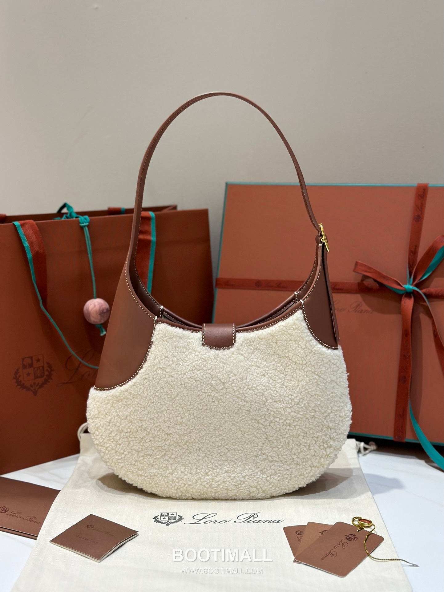 Loro Piana Bobbin Wool Calfskin Shoulder Bag 로로피아나 보빈 울 카프스킨 숄더백 32cm 7