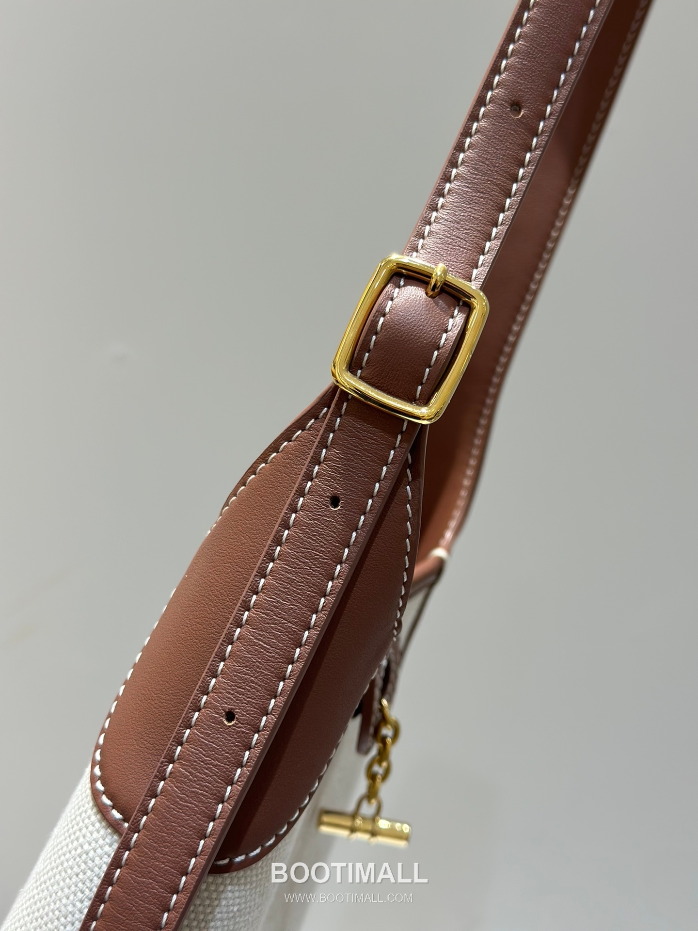 Loro Piana Bobbin Small Canvas Shoulder Bag 로로피아나 보빈 스몰 캔버스 숄더백 19cm 4