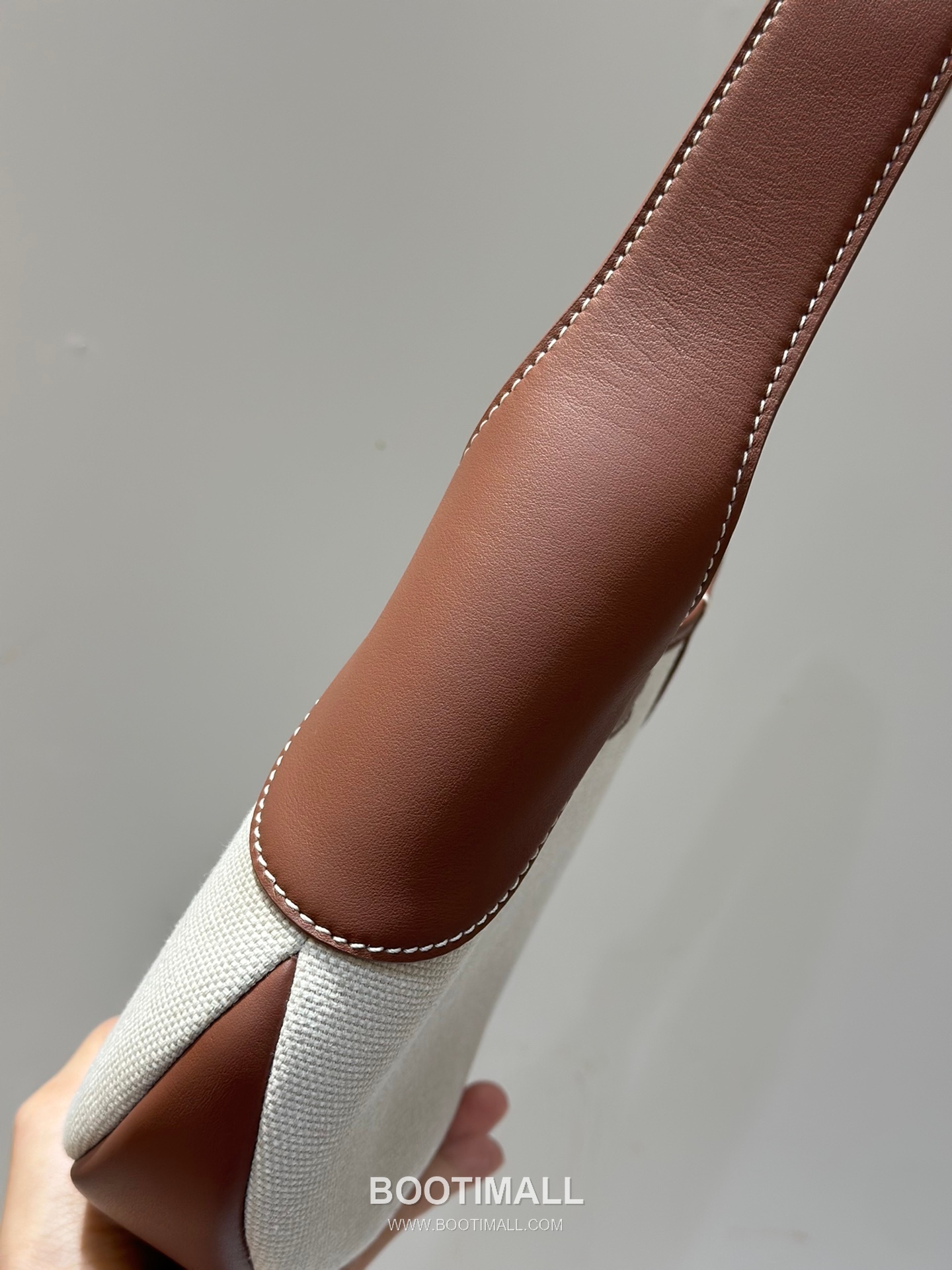 Loro Piana Bobbin Small Canvas Shoulder Bag 로로피아나 보빈 스몰 캔버스 숄더백 19cm 5