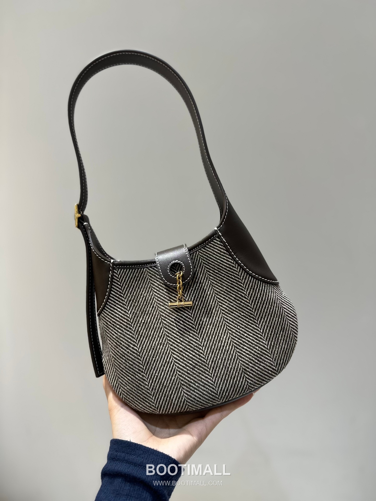Loro Piana Bobbin Small Canvas Shoulder Bag 로로피아나 보빈 스몰 캔버스 숄더백 19cm 3