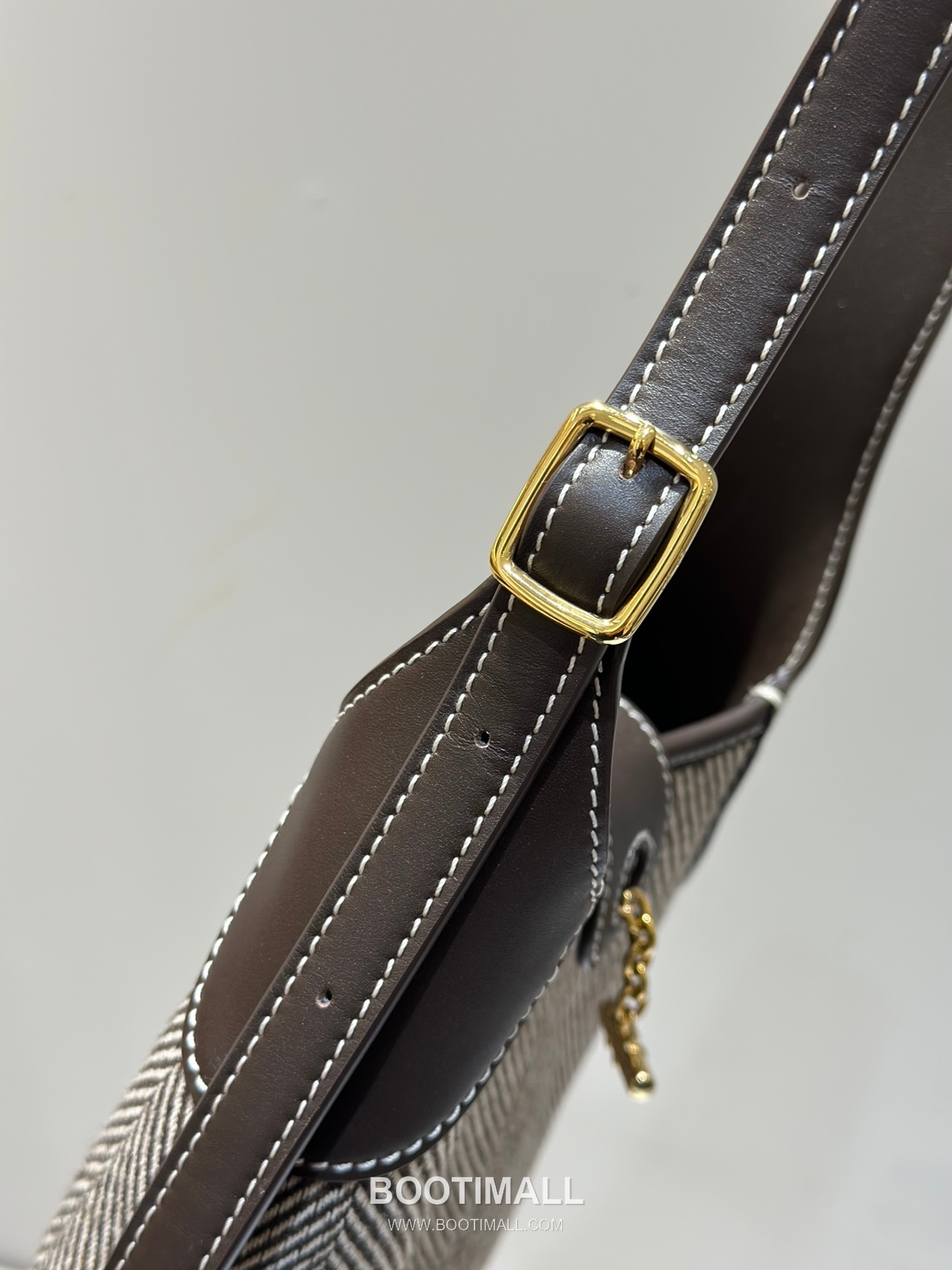 Loro Piana Bobbin Small Canvas Shoulder Bag 로로피아나 보빈 스몰 캔버스 숄더백 19cm 4