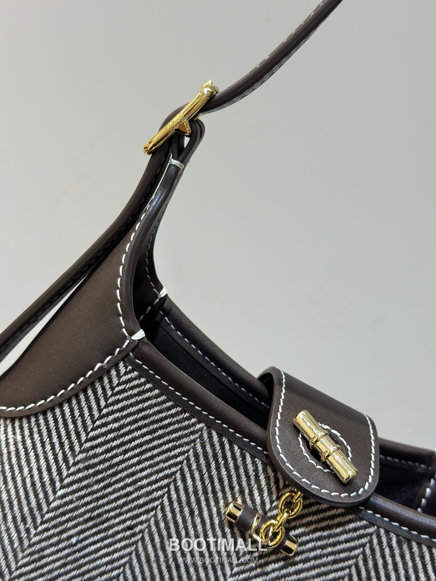 Loro Piana Bobbin Small Canvas Shoulder Bag 로로피아나 보빈 스몰 캔버스 숄더백 19cm 7