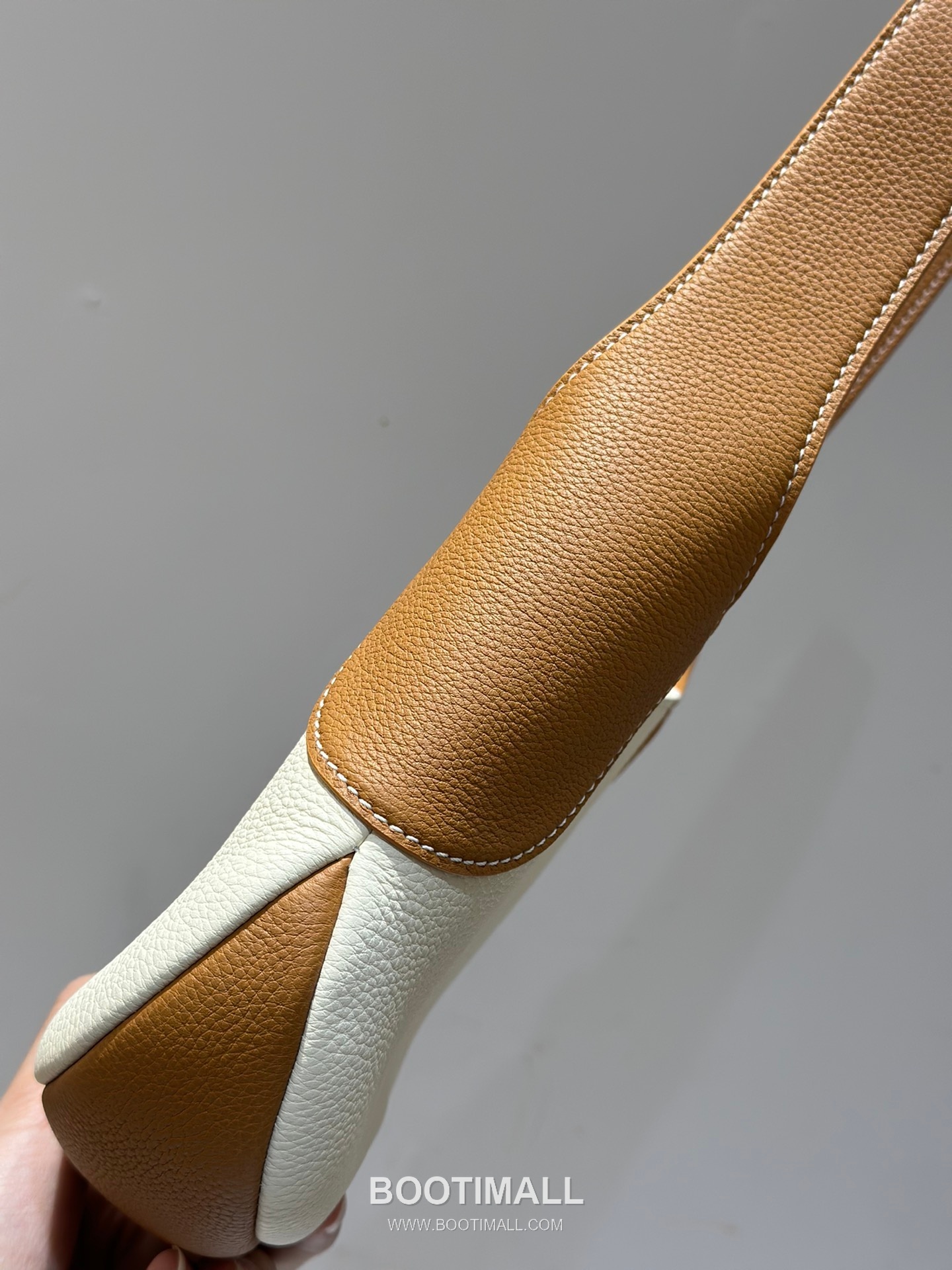 Loro Piana Bobbin Small Canvas Shoulder Bag 로로피아나 보빈 스몰 캔버스 숄더백 19cm 5