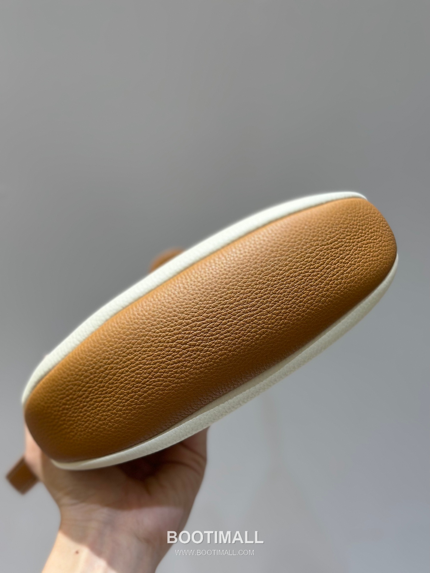 Loro Piana Bobbin Small Canvas Shoulder Bag 로로피아나 보빈 스몰 캔버스 숄더백 19cm 7