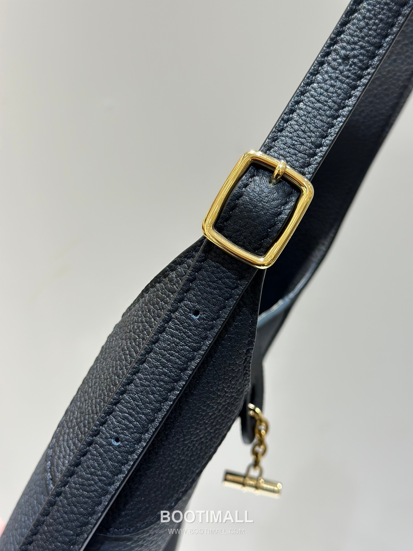 Loro Piana Bobbin Small Canvas Shoulder Bag 로로피아나 보빈 스몰 캔버스 숄더백 19cm 4