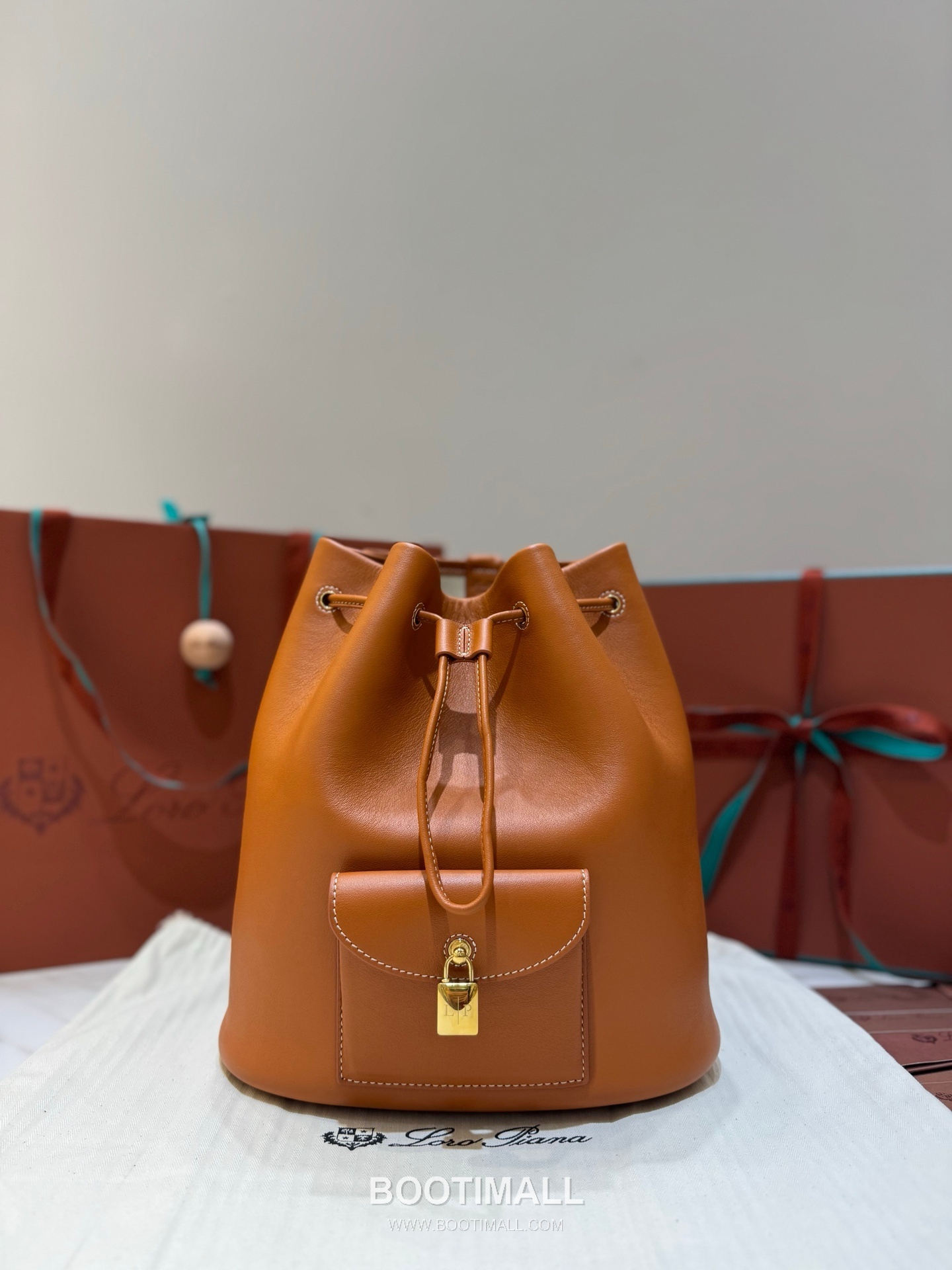 Loro Piana Extra Drawstring Backpack Calfskin 로로피아나 엑스트라 드로스트링 백팩 카프스킨 27cm 1