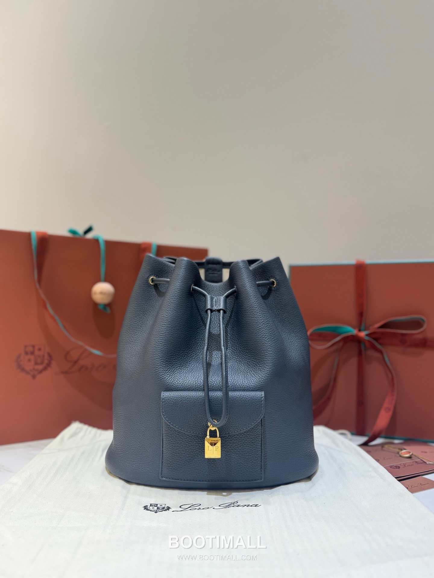 Loro Piana Extra Drawstring Backpack Calfskin 로로피아나 엑스트라 드로스트링 백팩 카프스킨 27cm 1