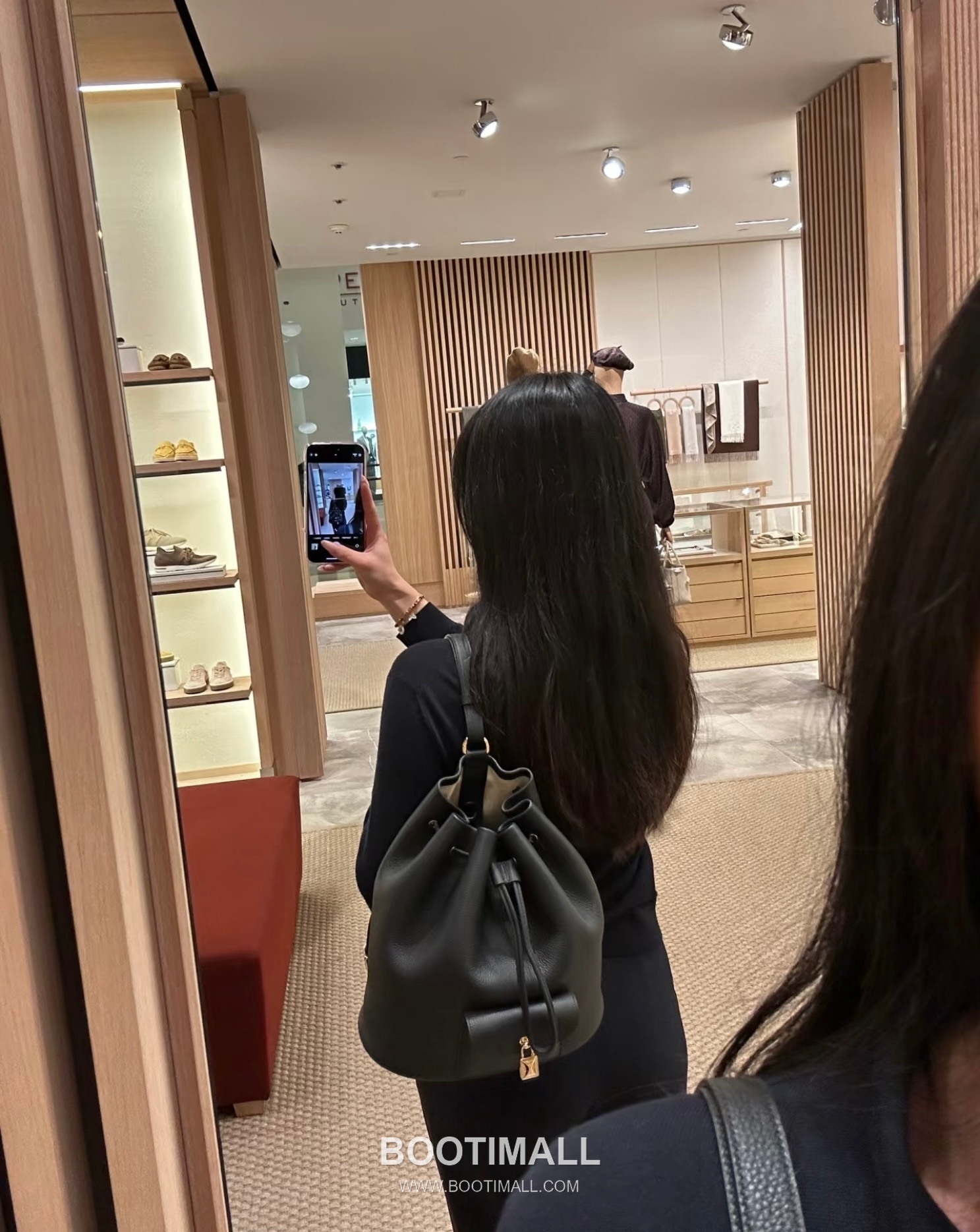 Loro Piana Extra Drawstring Backpack Calfskin 로로피아나 엑스트라 드로스트링 백팩 카프스킨 27cm 2