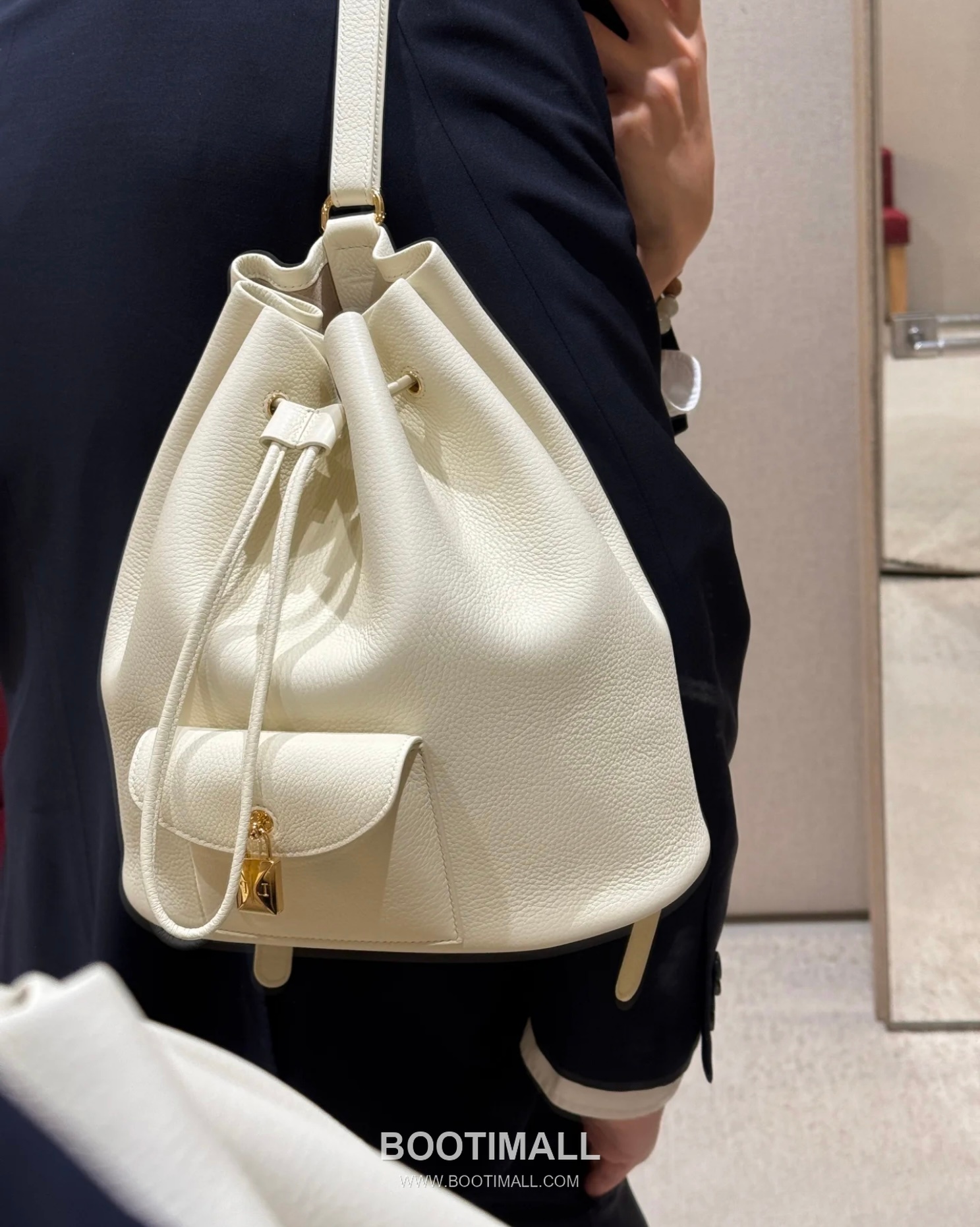 Loro Piana Calfskin White Backpack 로로피아나 카프스킨 화이트 백팩 27cm 1